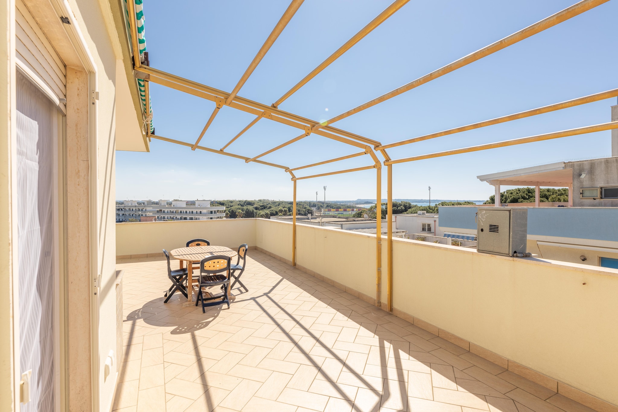 CVG 40-Terrace balcony