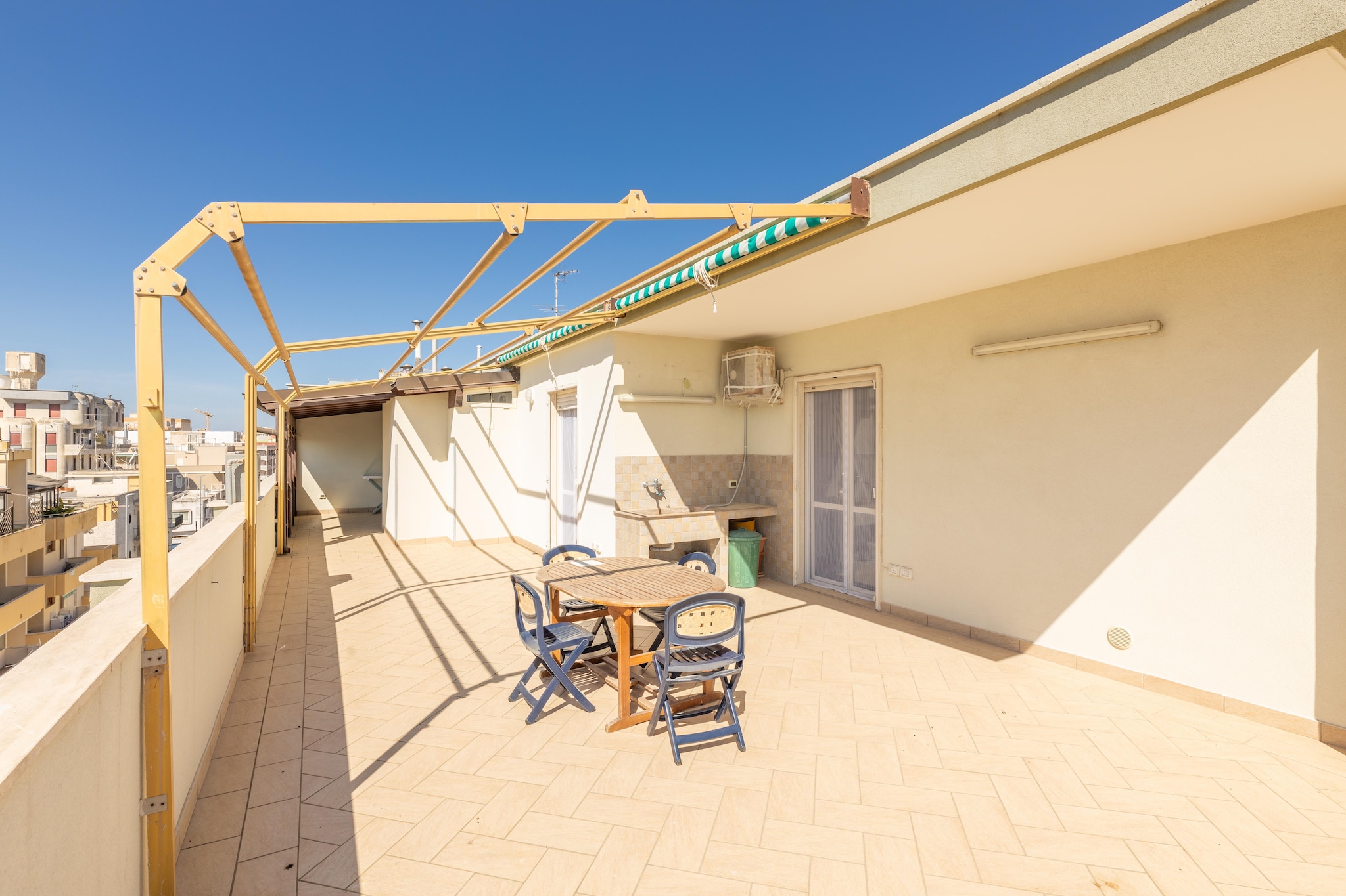 CVG 40-Terrace balcony