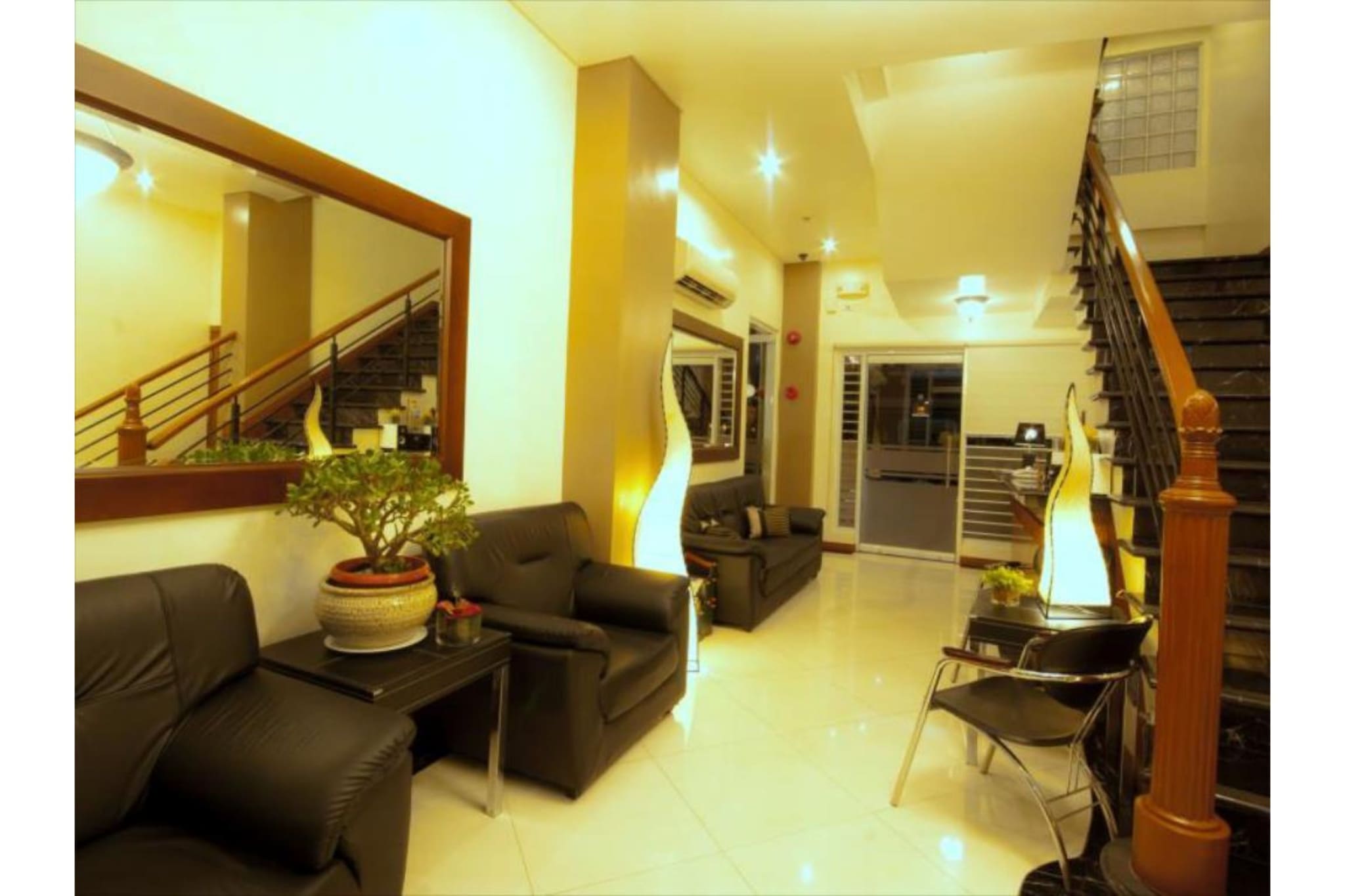 Charming Solo Stay in Avitel Townhouse