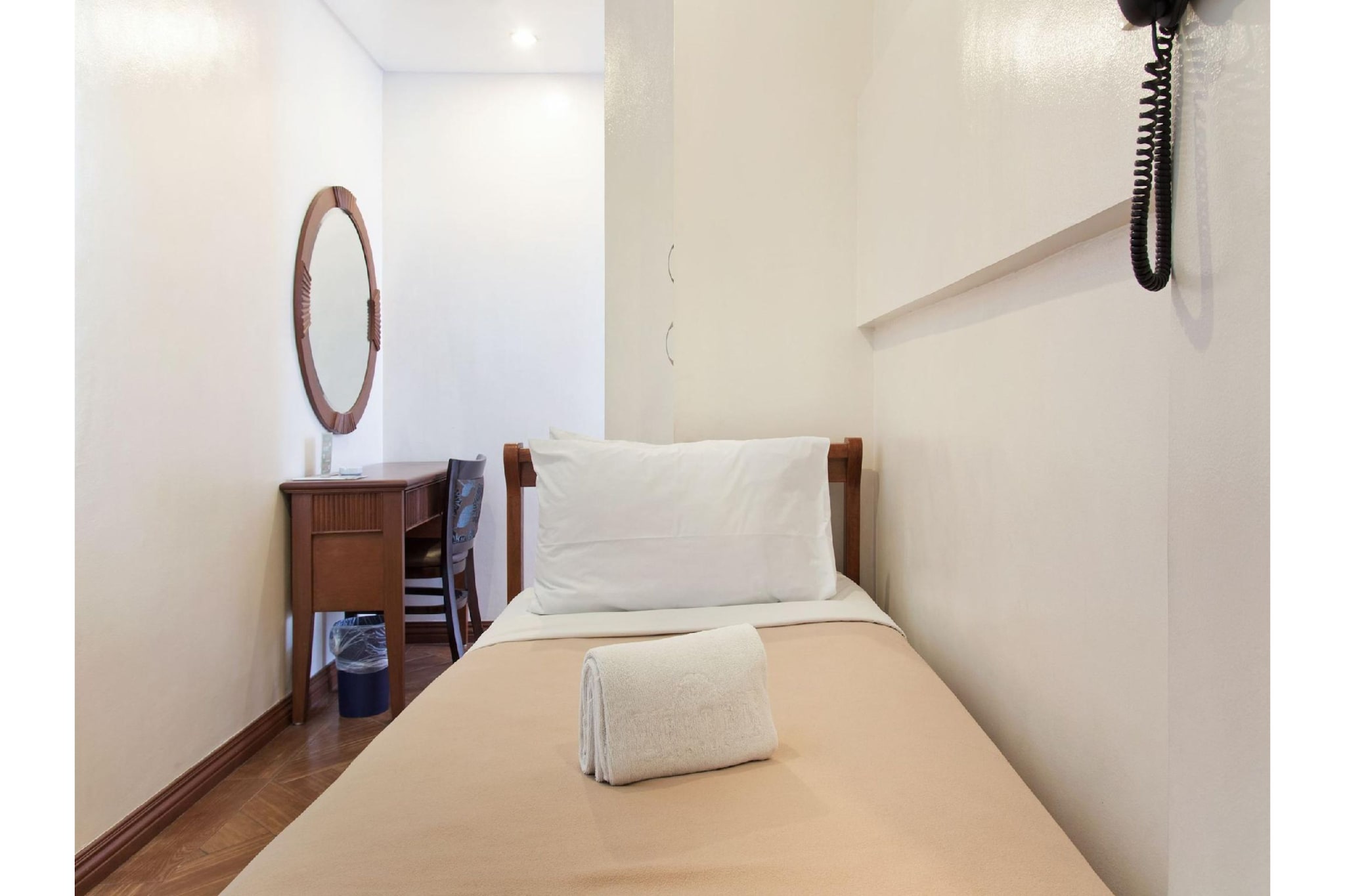 Charming Solo Stay in Avitel Townhouse