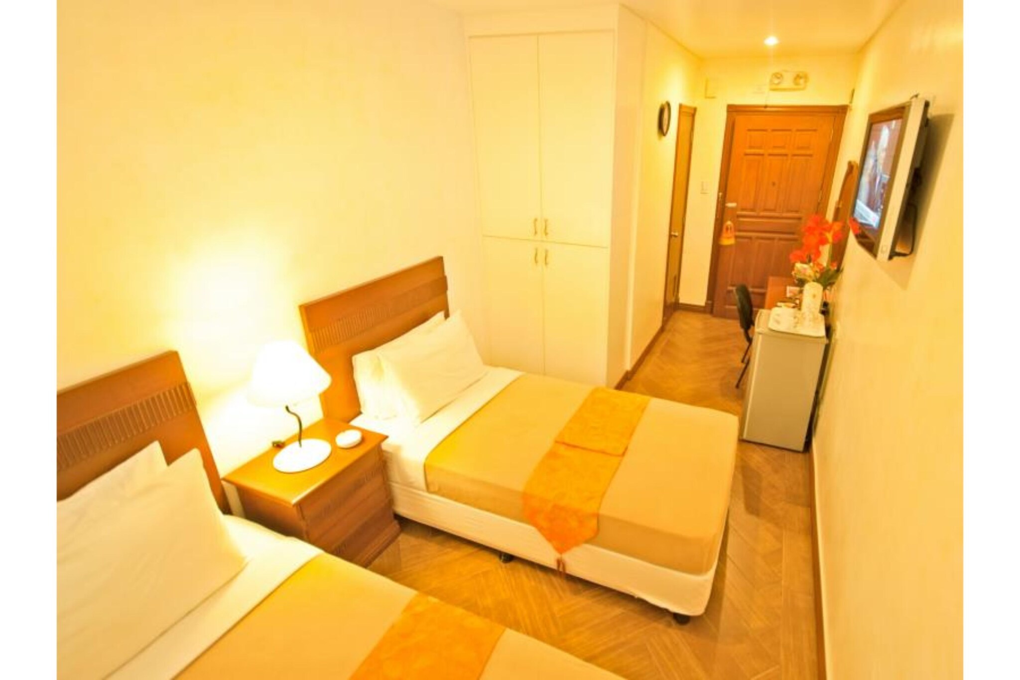 Tropical Twin Escape – Avitel Townhouse Stay