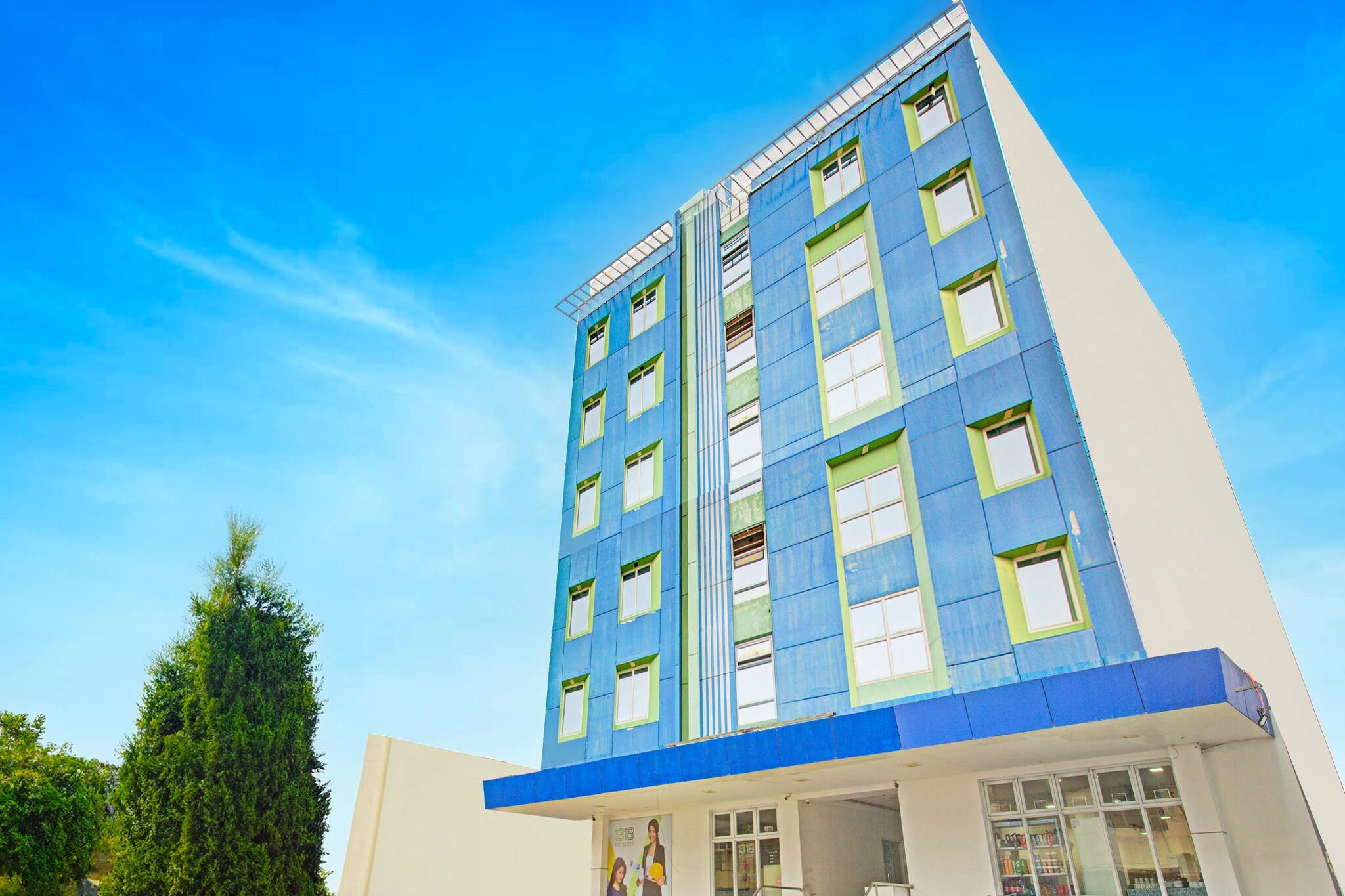 Experience comfort and convenience at Deluxe Twin Retreat in 1318 Residences, ideally located in the heart of Manila. This welcoming retreat offers cozy and well-furnished rooms equipped with essential amenities, including complimentary WiFi and convenient in-room features like a toaster for added comfort during your stay.
The property provides 24-hour front desk service and full-day security, ensuring a safe and hassle-free experience. Friendly staff, fluent in English and Filipino, are always available to assist with any needs you may have.
Situated just 13 km from Ninoy Aquino International Airport and only a 16-minute walk from Malacañang Palace, the hotel places you close to some of Manila’s most iconic attractions, including Rizal Park, Intramuros, and Manila Cathedral.