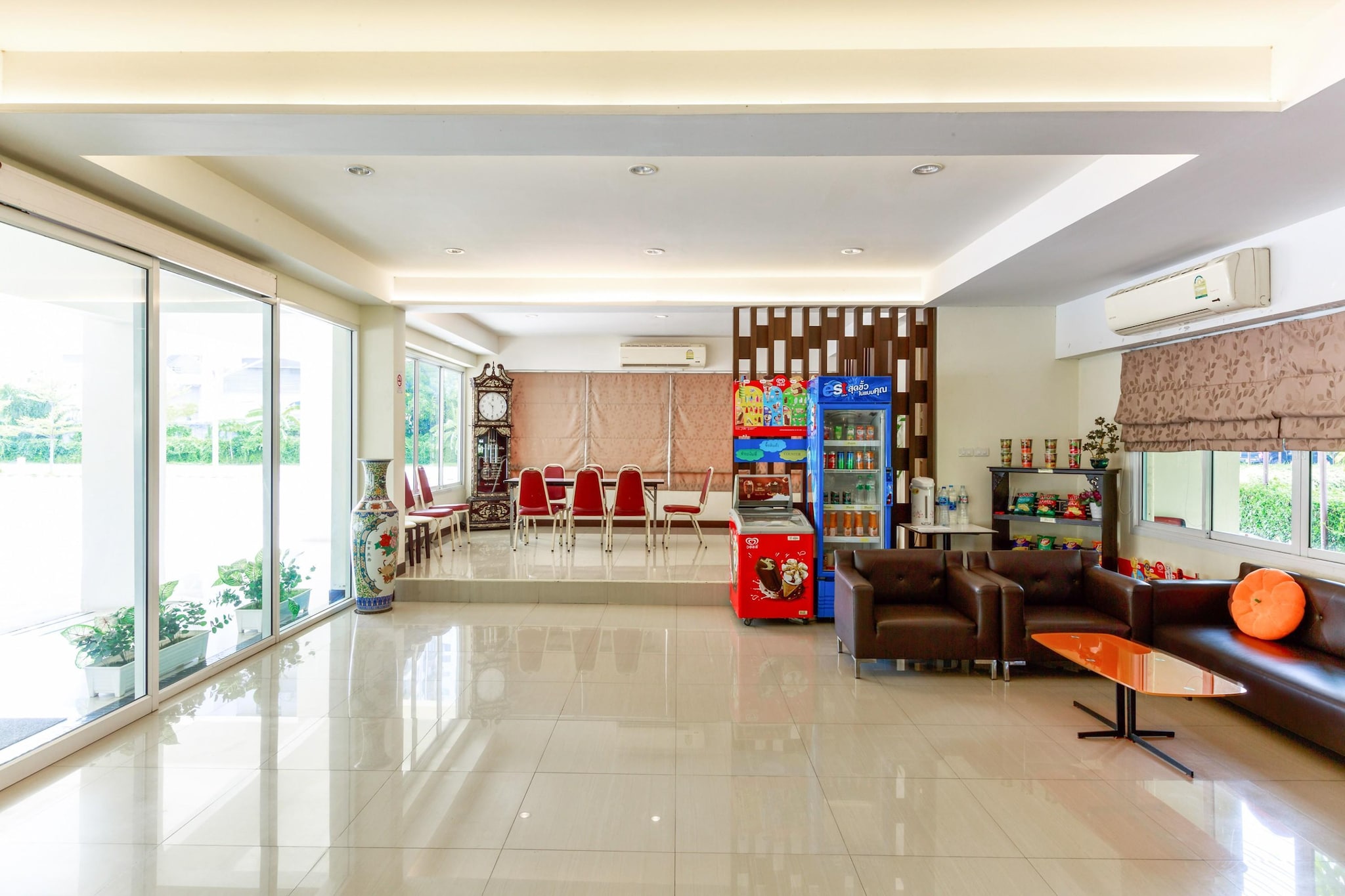 Spacious Family Escape | Thai Comfort at Vresotel