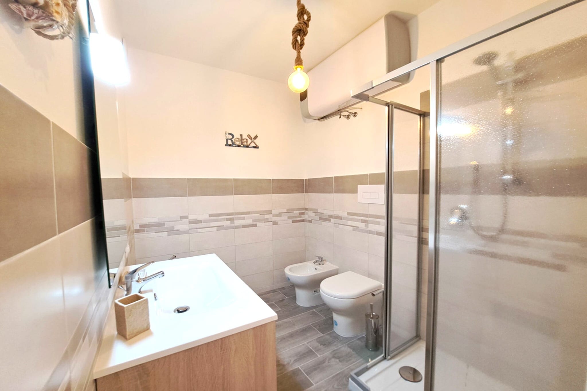 TRILO 1 LI RUSSI-Badkamer