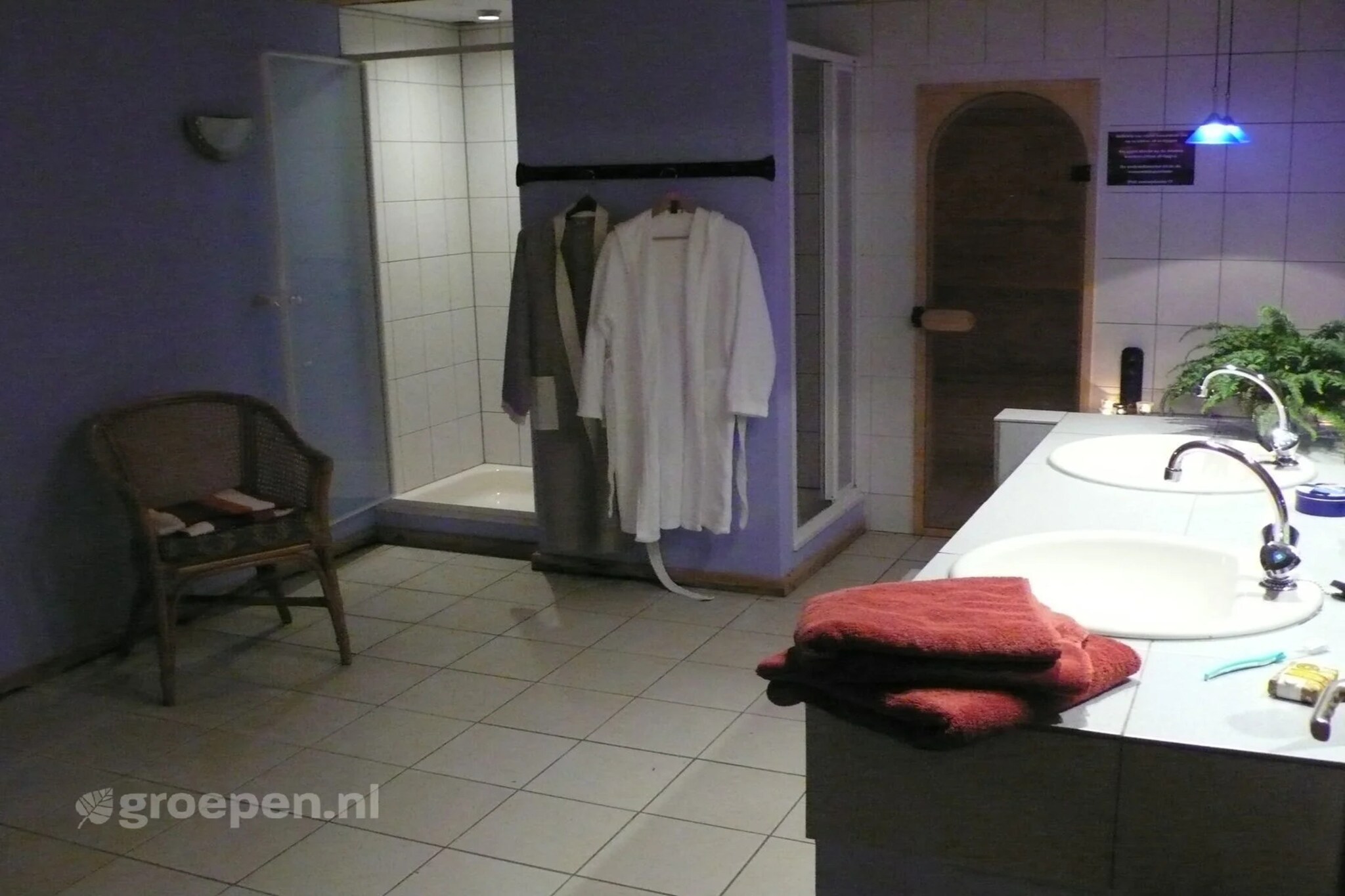 Bérismenil-Badezimmer