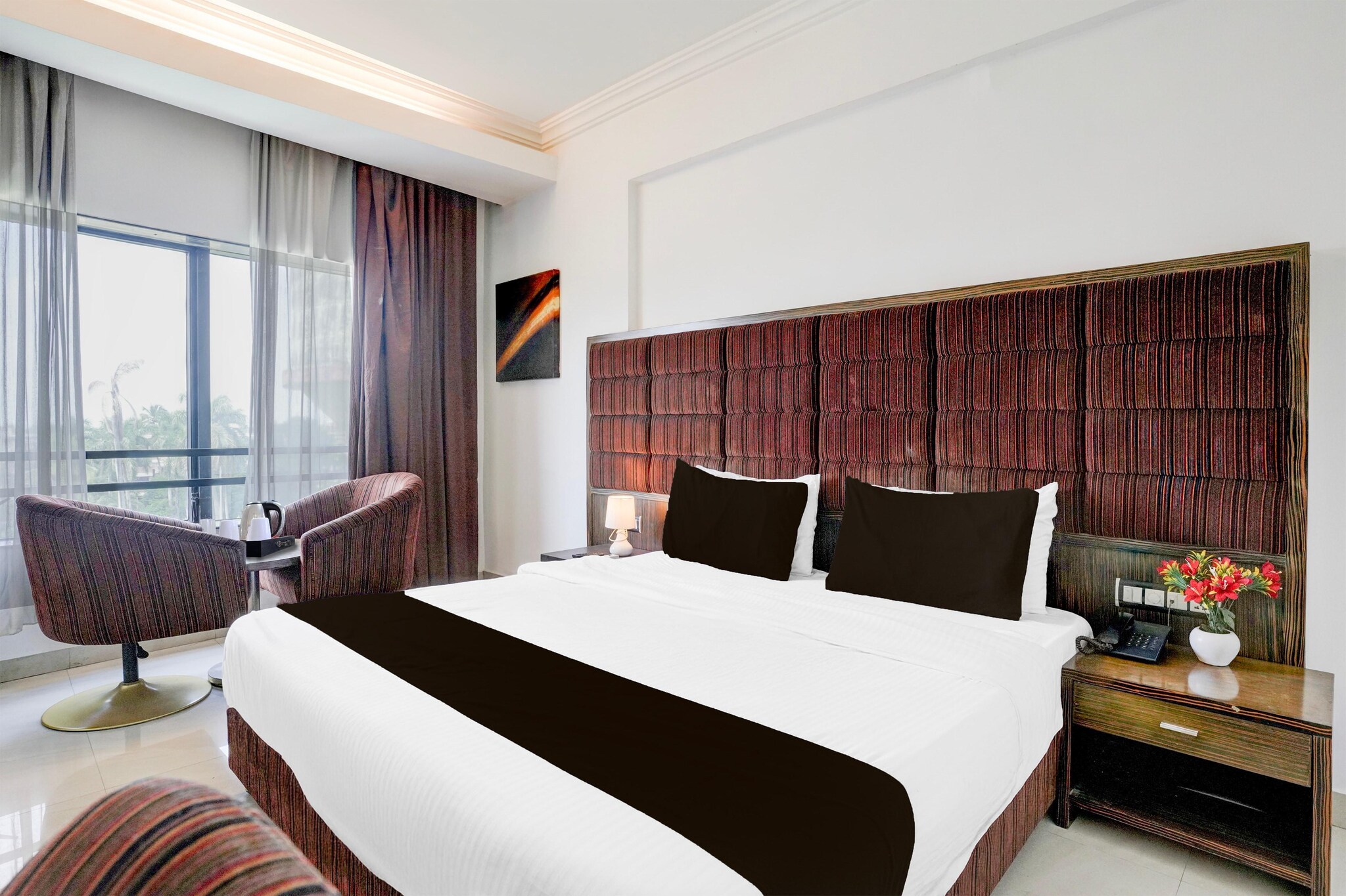 Comfortable Accommodations: Super Townhouse Oak Bharuch Near Railway Station Formerly Hotel Kohinoor in Bharuch offers comfortable rooms with air-conditioning, private bathrooms, work desks, and seating areas. Each room includes free toiletries, a shower, and a TV.
Convenient Facilities: Guests benefit from a 24-hour front desk and room service. The hotel is pet-friendly, welcoming travellers with their furry companions.
Dining Options: A continental breakfast is served daily, providing a hearty start to the day.
Location and Attractions: Located 80 km from Vadodara Airport, the hotel is situated opposite the railway station. Nearby attractions include the Bharuch Fort and the Bharuch Museum.
Unmarried couples are warmly welcome at this property.
Early Check-In Policy: A full day’s room rate will be charged for check-ins before 6:00 AM. Complimentary early check-in is available between 6:00 AM and 10:00 AM, subject to room availability.
Check-in is only available to guests aged 18 and above. Please provide a government-issued ID to confirm your age.