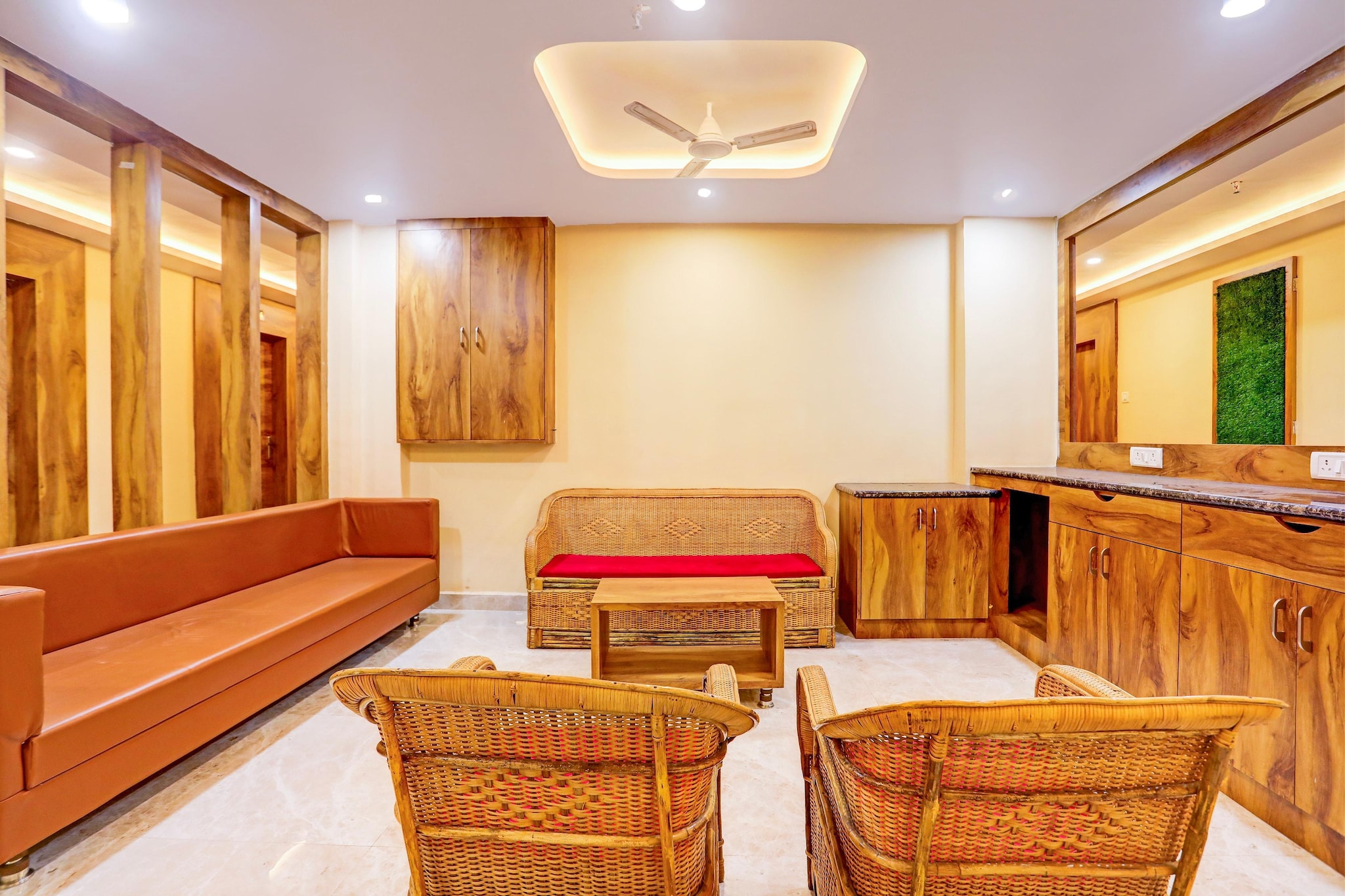 Super Townhouse Oak Dhanbad Near SSLNT