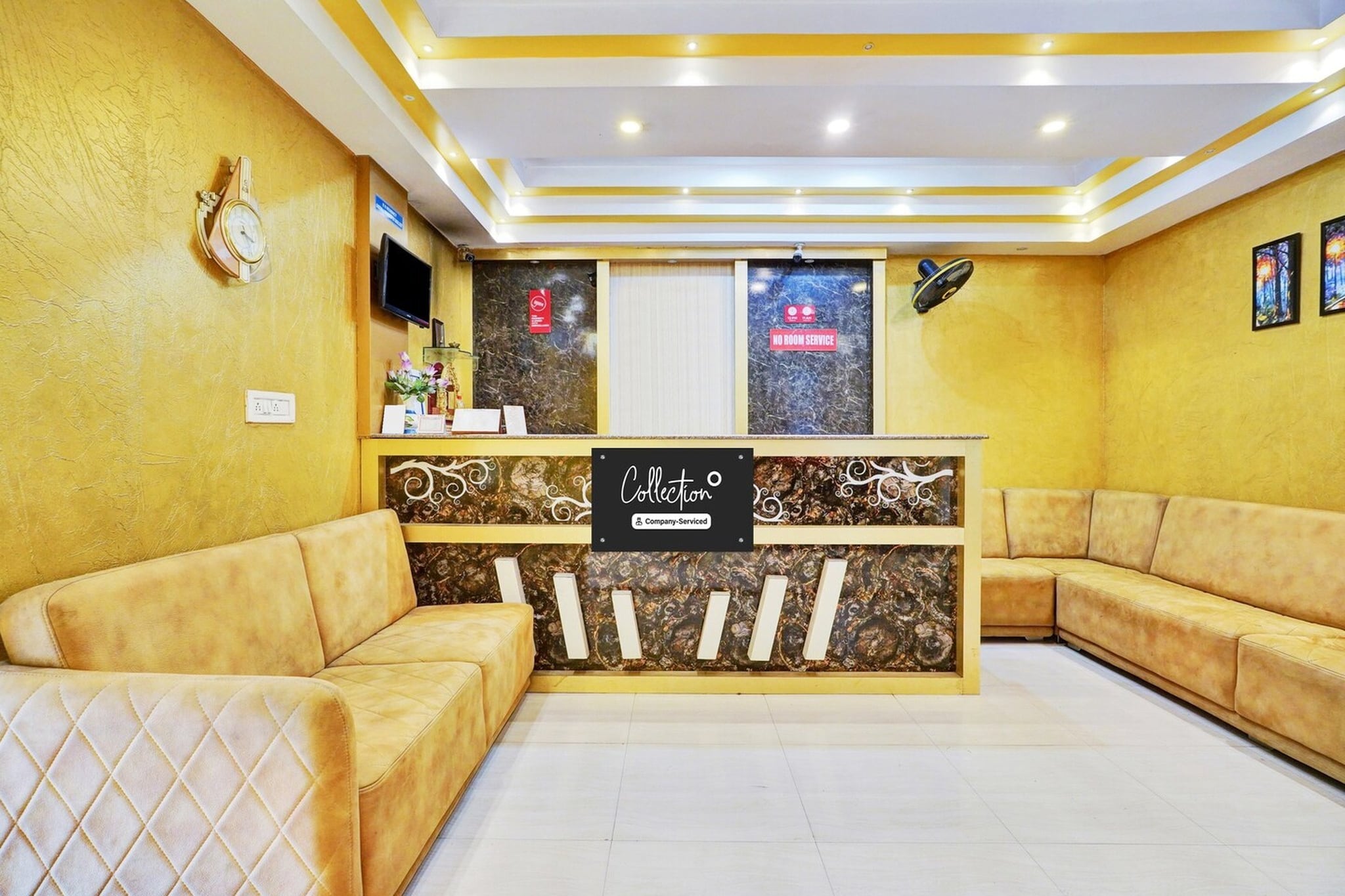 Ground floor: (bedroom(double bed, TV, seating area, air conditioning, Towels for a fee, telephone), bathroom(bathtub or shower, shower, washbasin, toilet, shampoo, body soap))