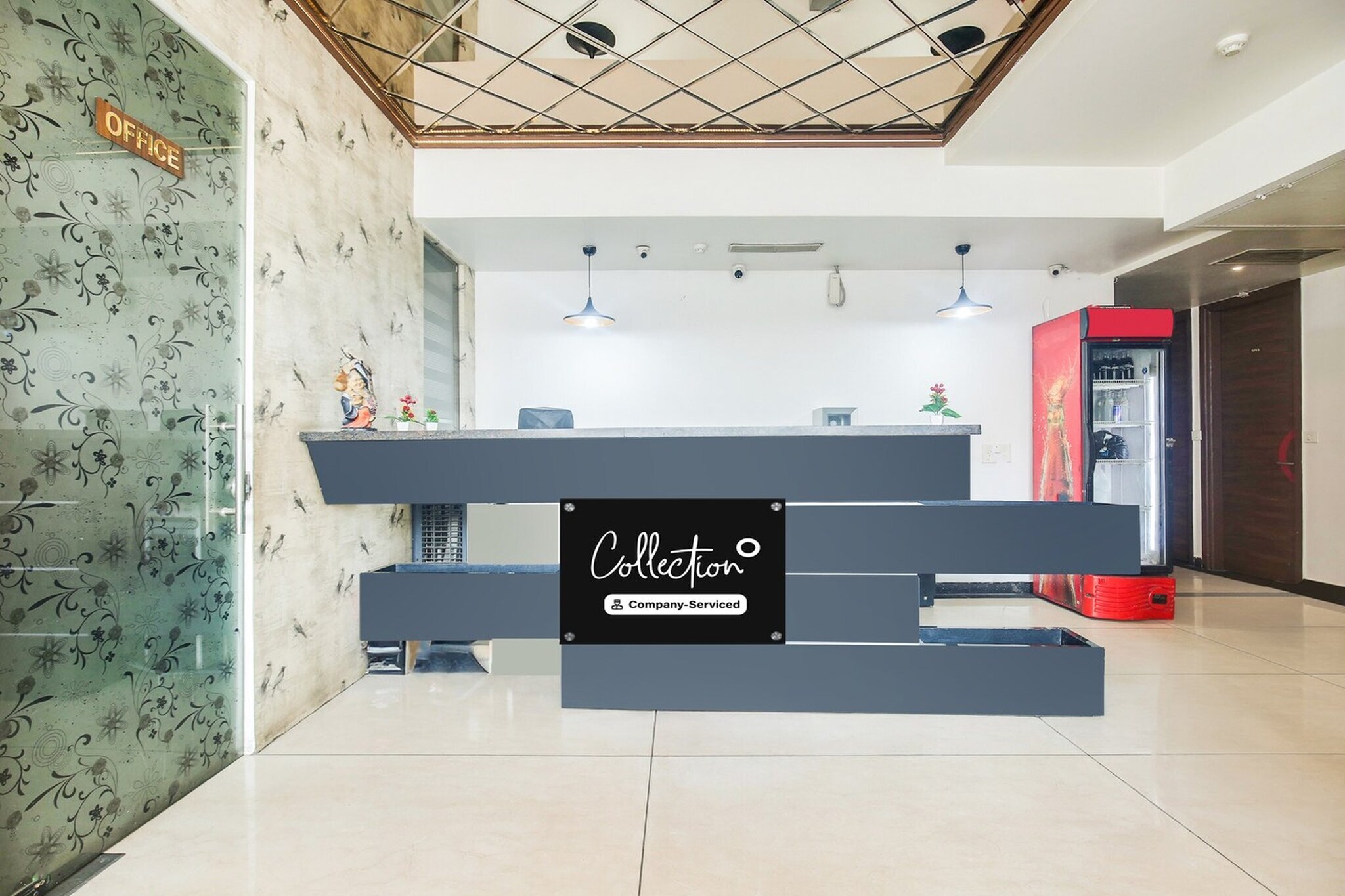 Ground floor: (bedroom(double bed, TV, seating area, air conditioning, Towels incl., telephone, Floor mattress), bathroom(bathtub or shower, shower, washbasin, toilet, shampoo, body soap, hot water))