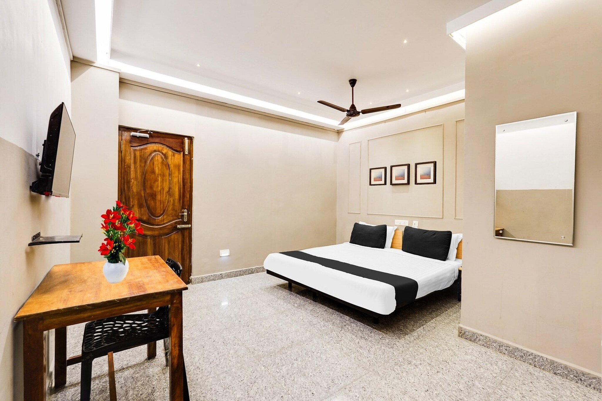 Super Hotel O White Town
