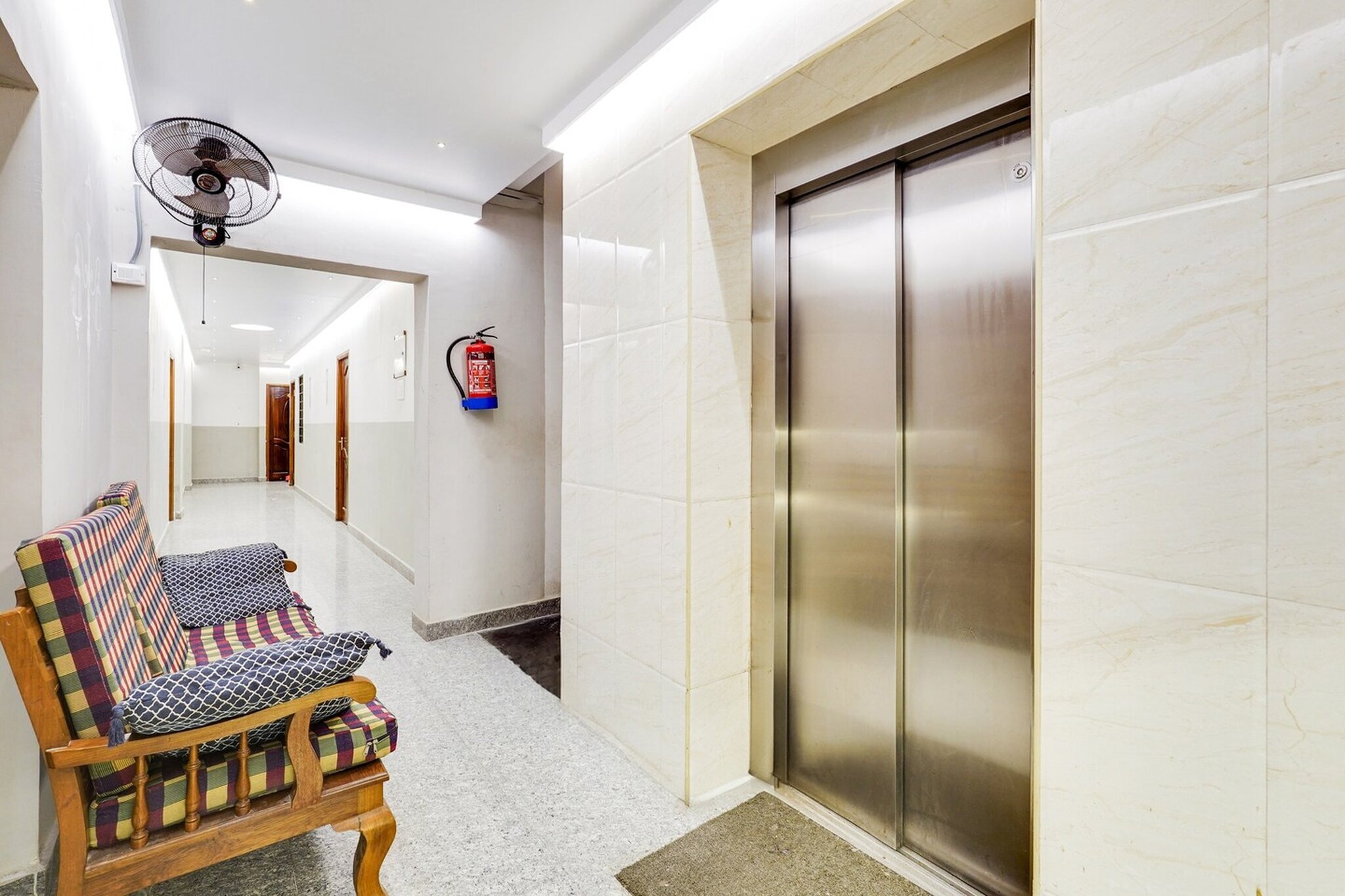 Super Hotel O White Town