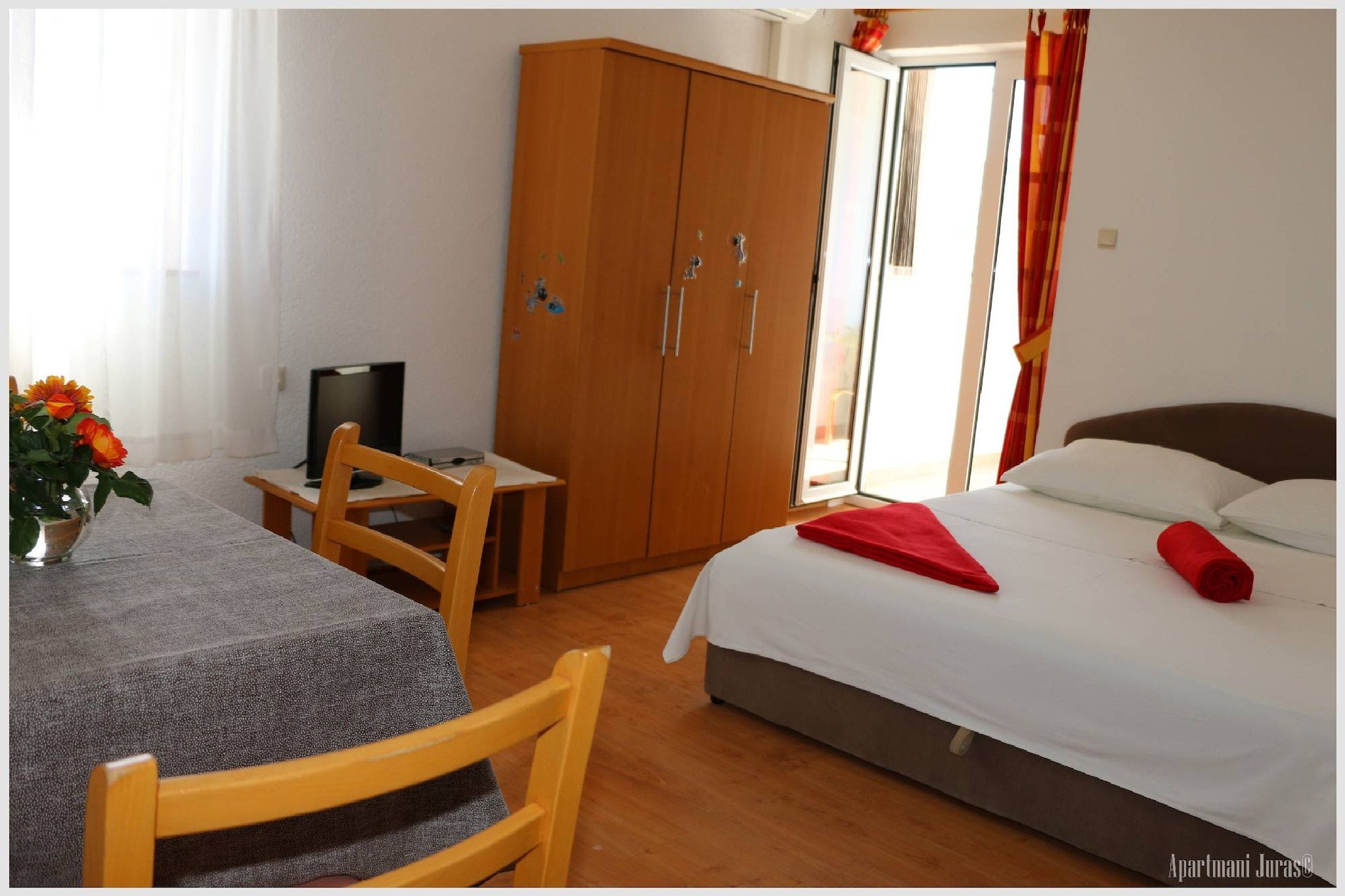 Apartments Juras - Studio Apartment with Loggia (Ana)-Bedroom