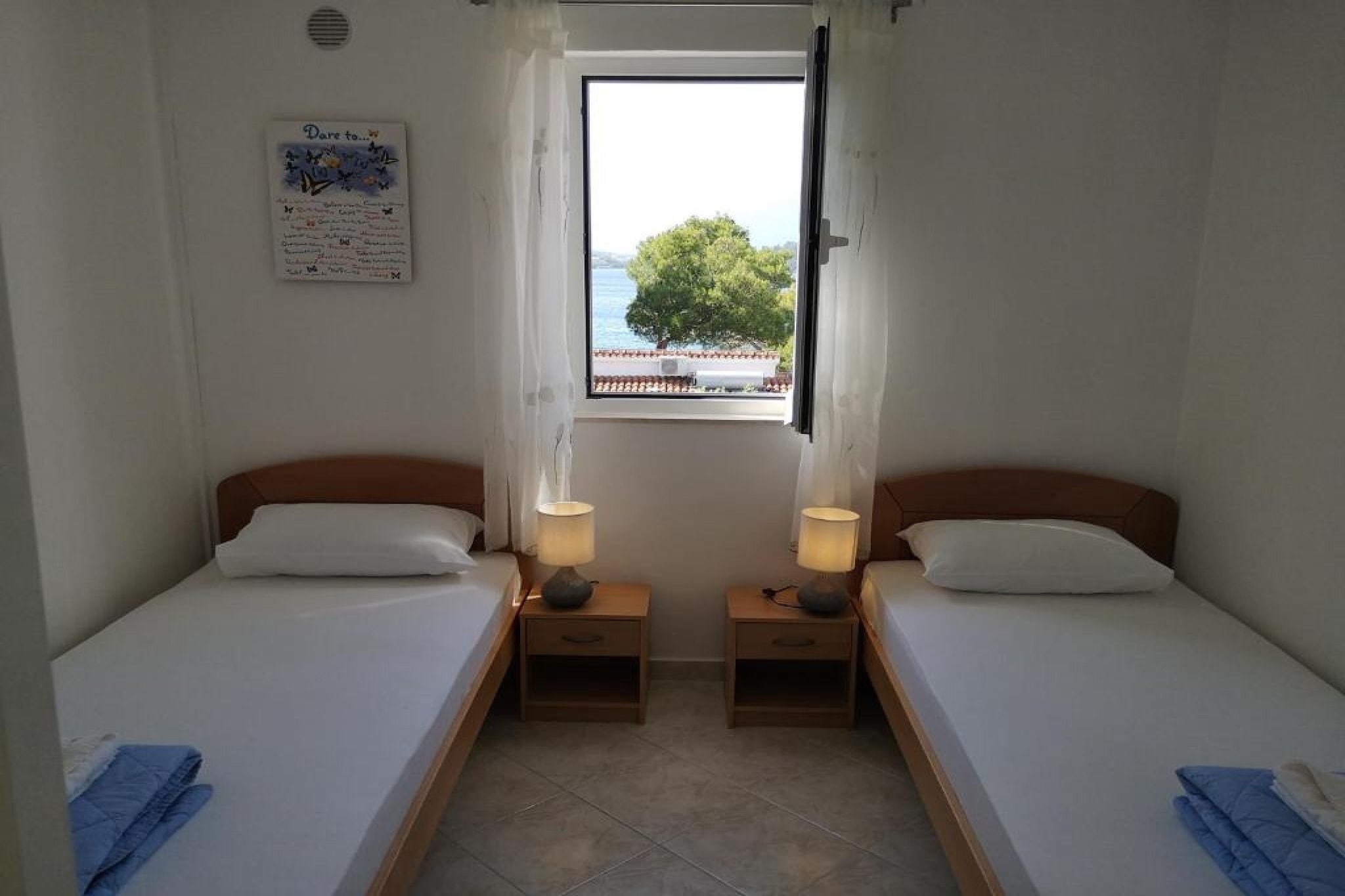 Lumbarda Resort Apartments - Superior Two bedroom Apartment with Mountain View  E1-Bedroom