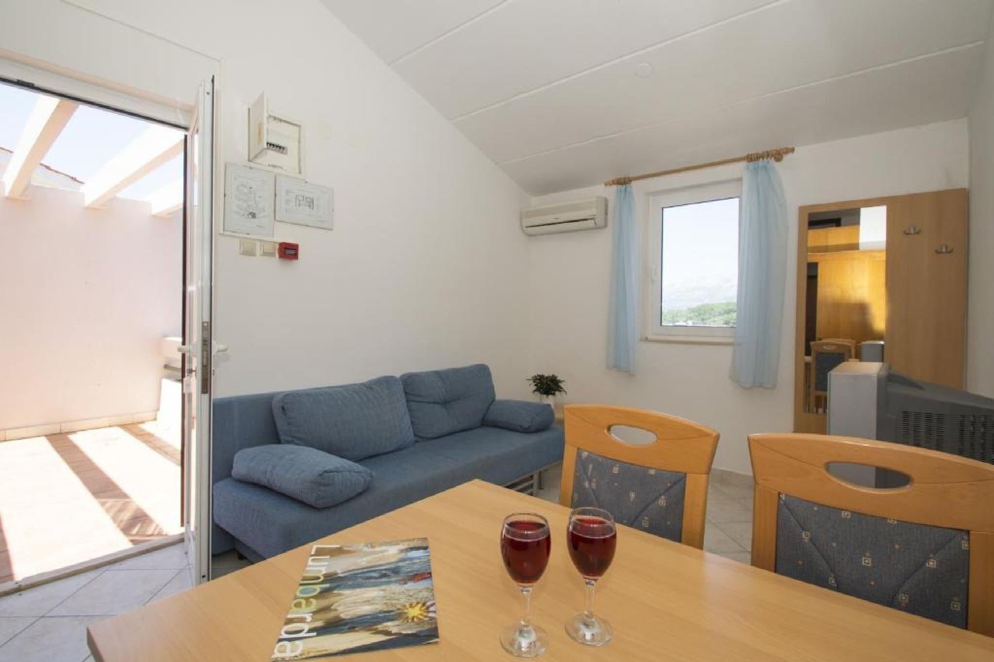 Lumbarda Resort Apartments - Standard One-Bedroom Apartment  E10