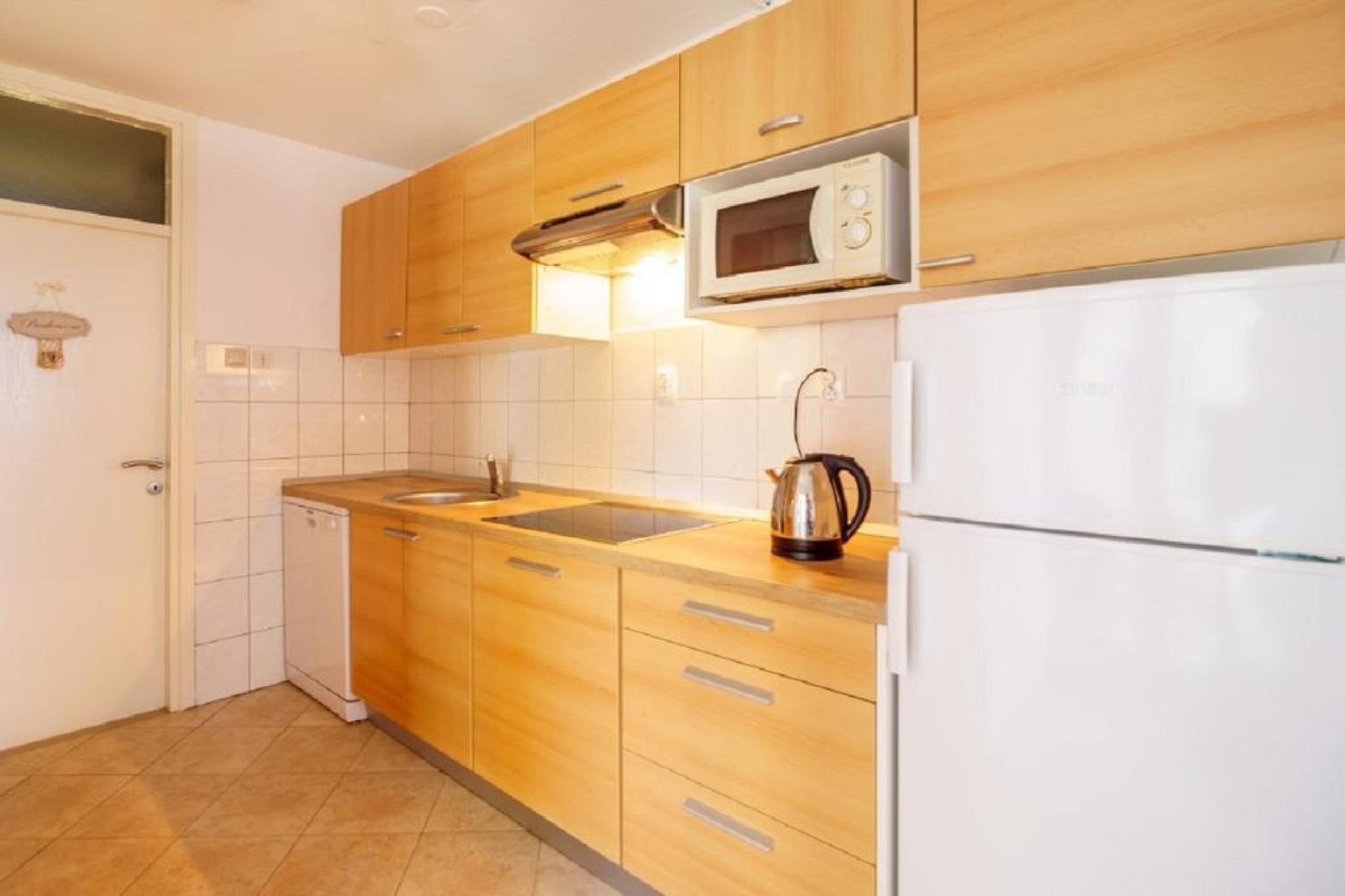 Lumbarda Resort Apartments - Superior One bedroom Apartment E6-Küche