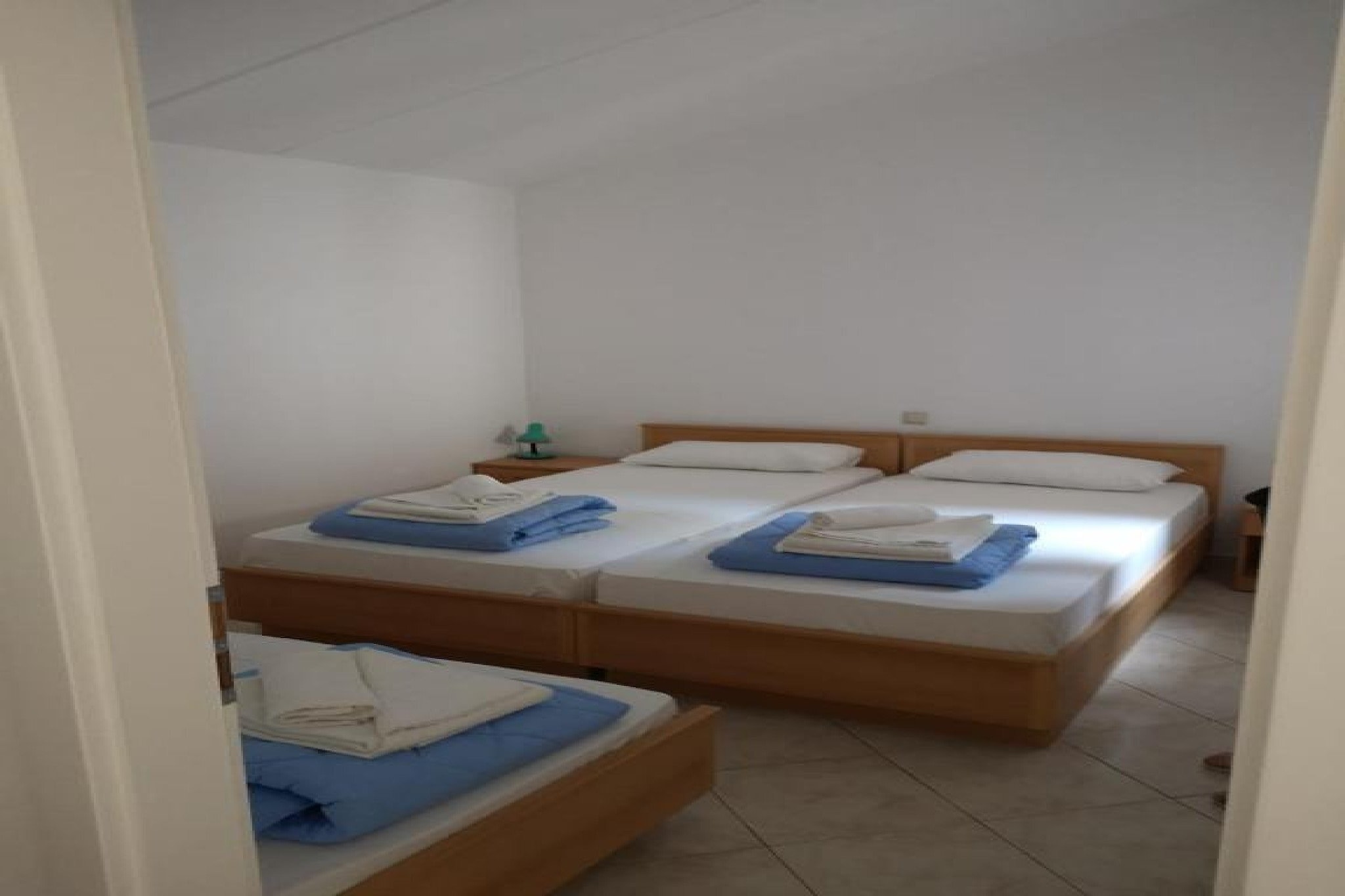 Lumbarda Resort Apartments - Comfort Two-Bedroom Apartment F5-Schlafzimmer