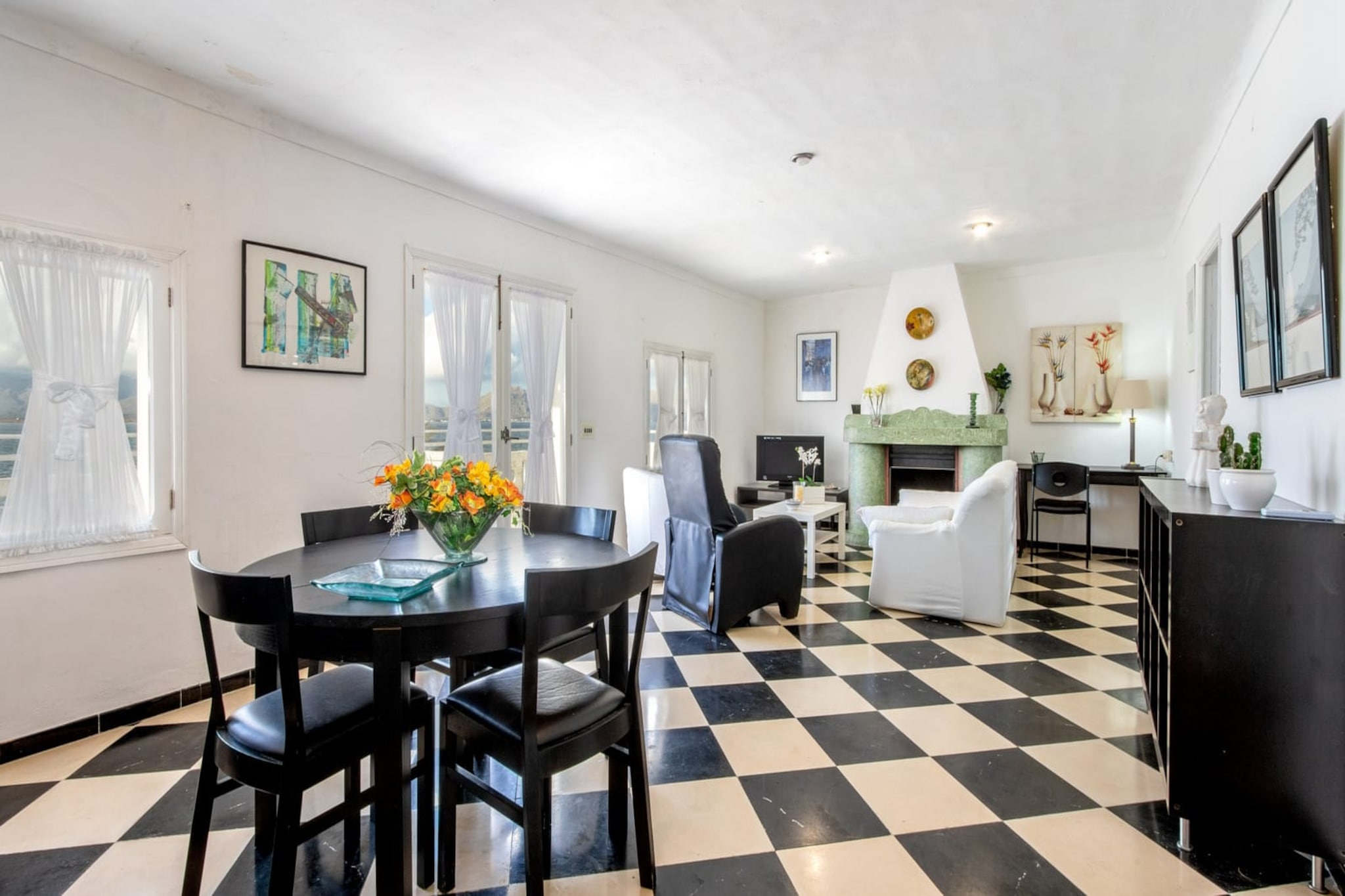 Apartment Voramar Al-Eetkamer