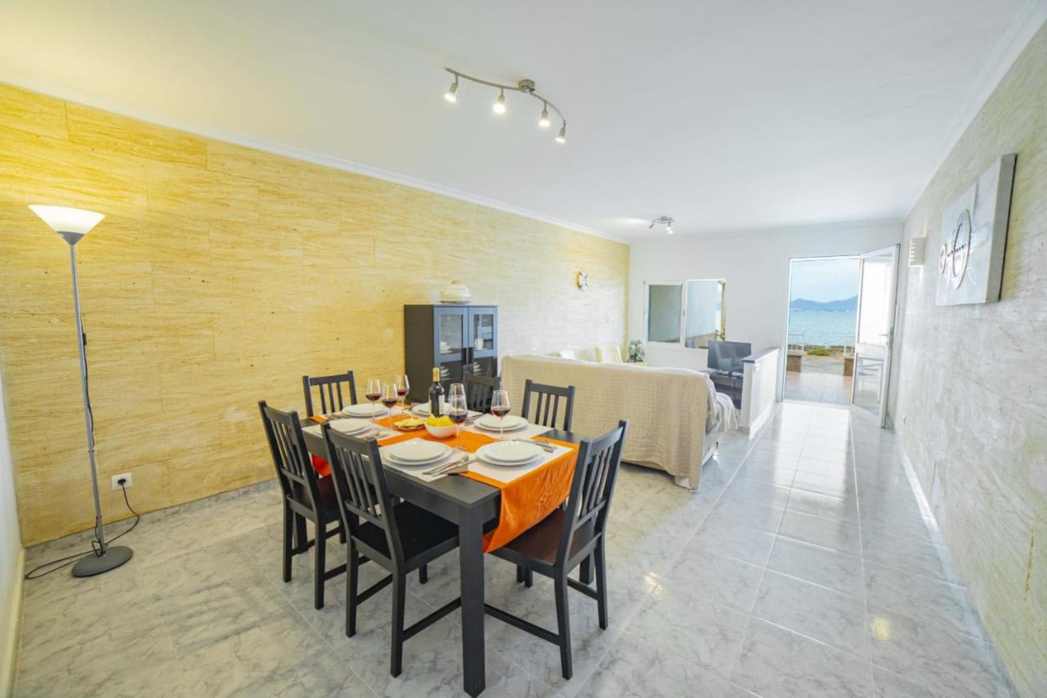 Coastal House Sa F46-Dining room