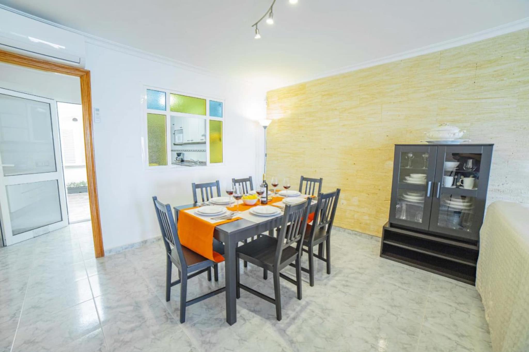 Coastal House Sa F46-Dining room