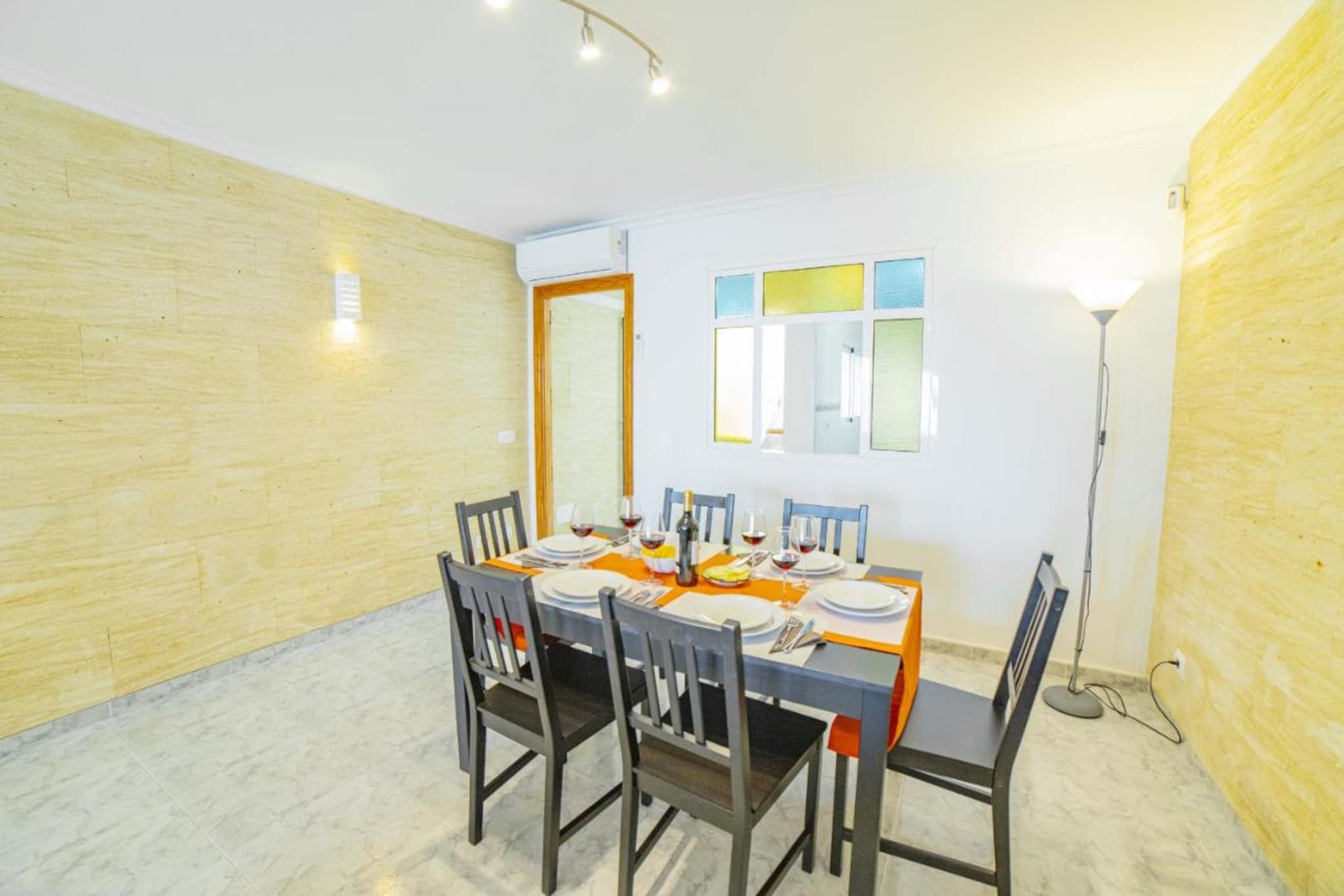 Coastal House Sa F46-Dining room