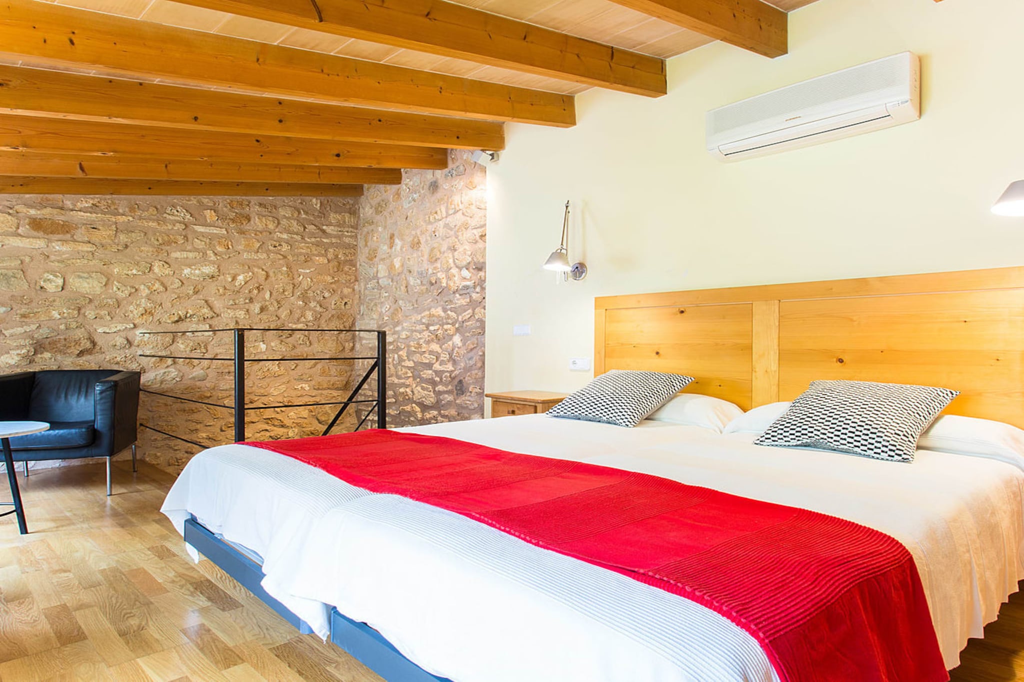 Town House Esglesi03-Chambre