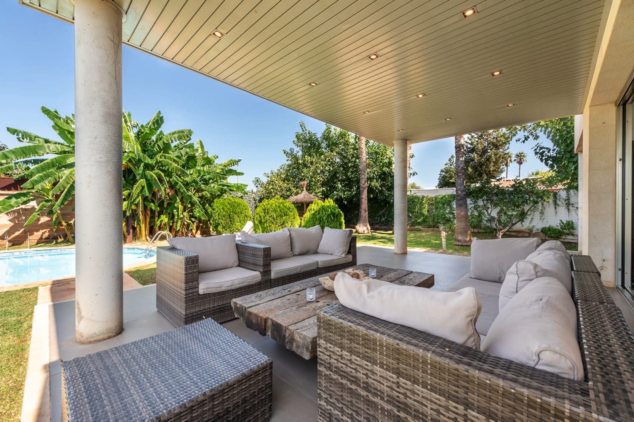 Villa Almez in Mar22-Balcon-terrasse