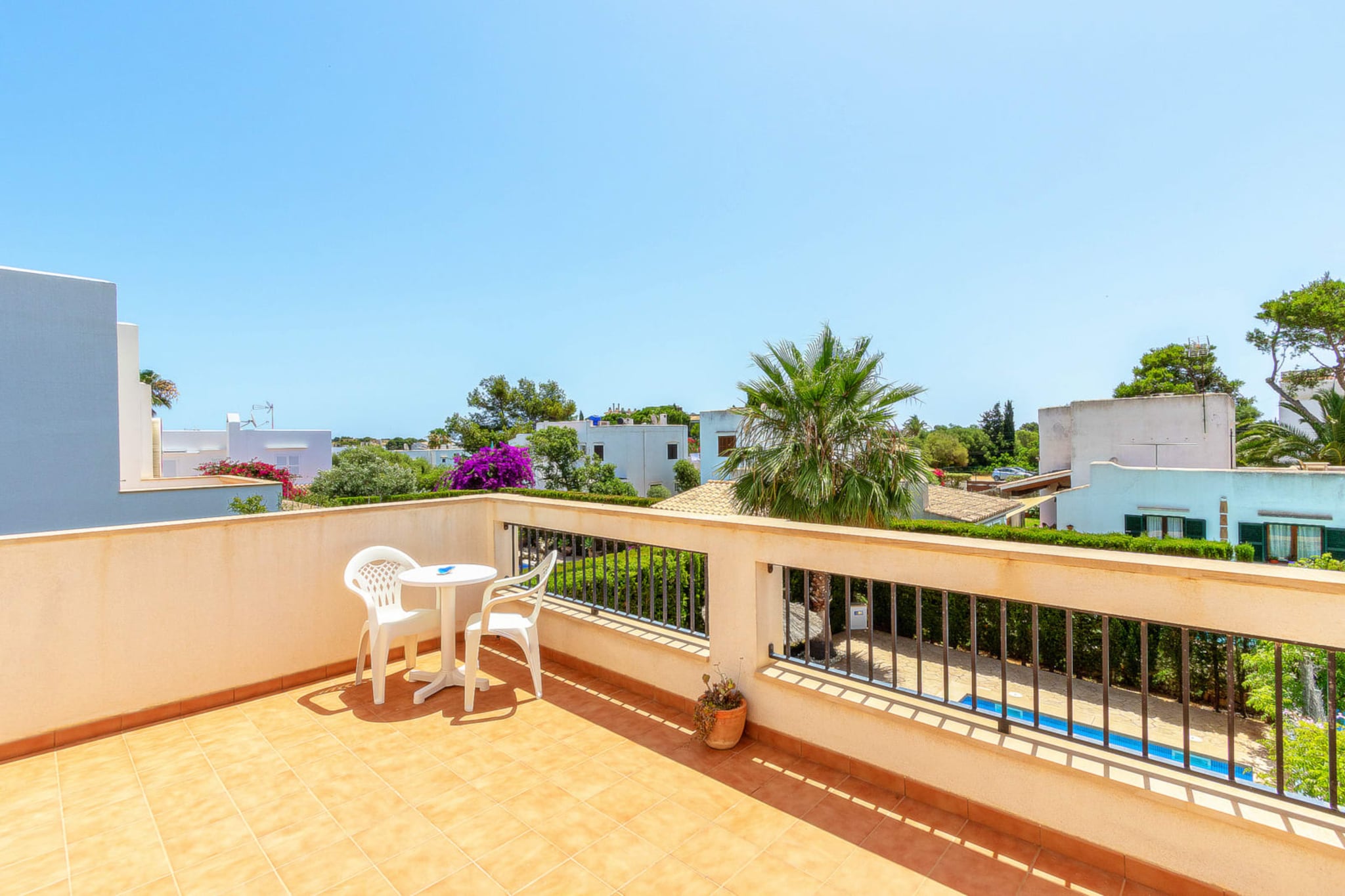 Villa Lagoa in Calf4-Terrace balcony