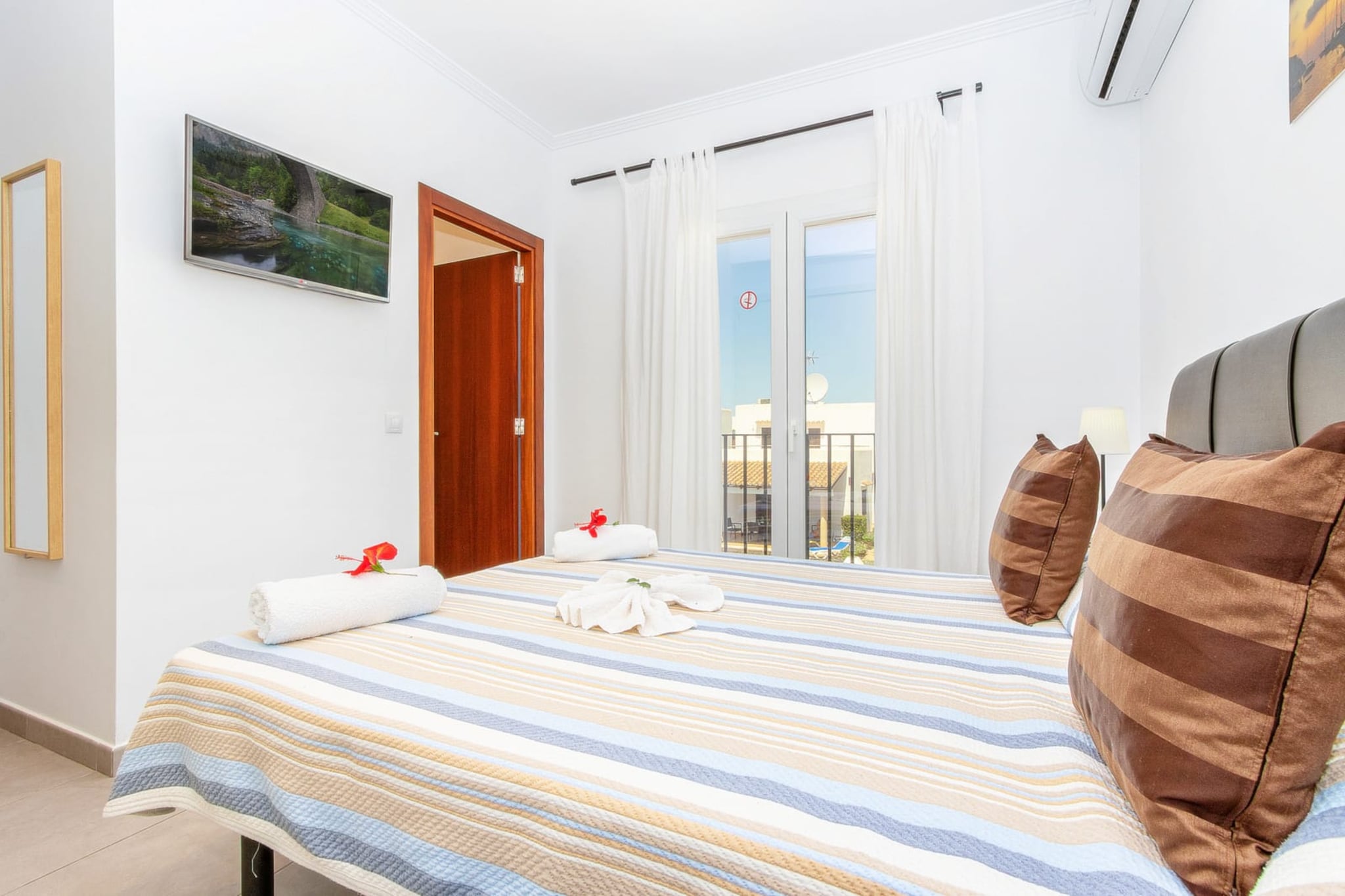 Villa Lagoa in Calf4-Bedroom