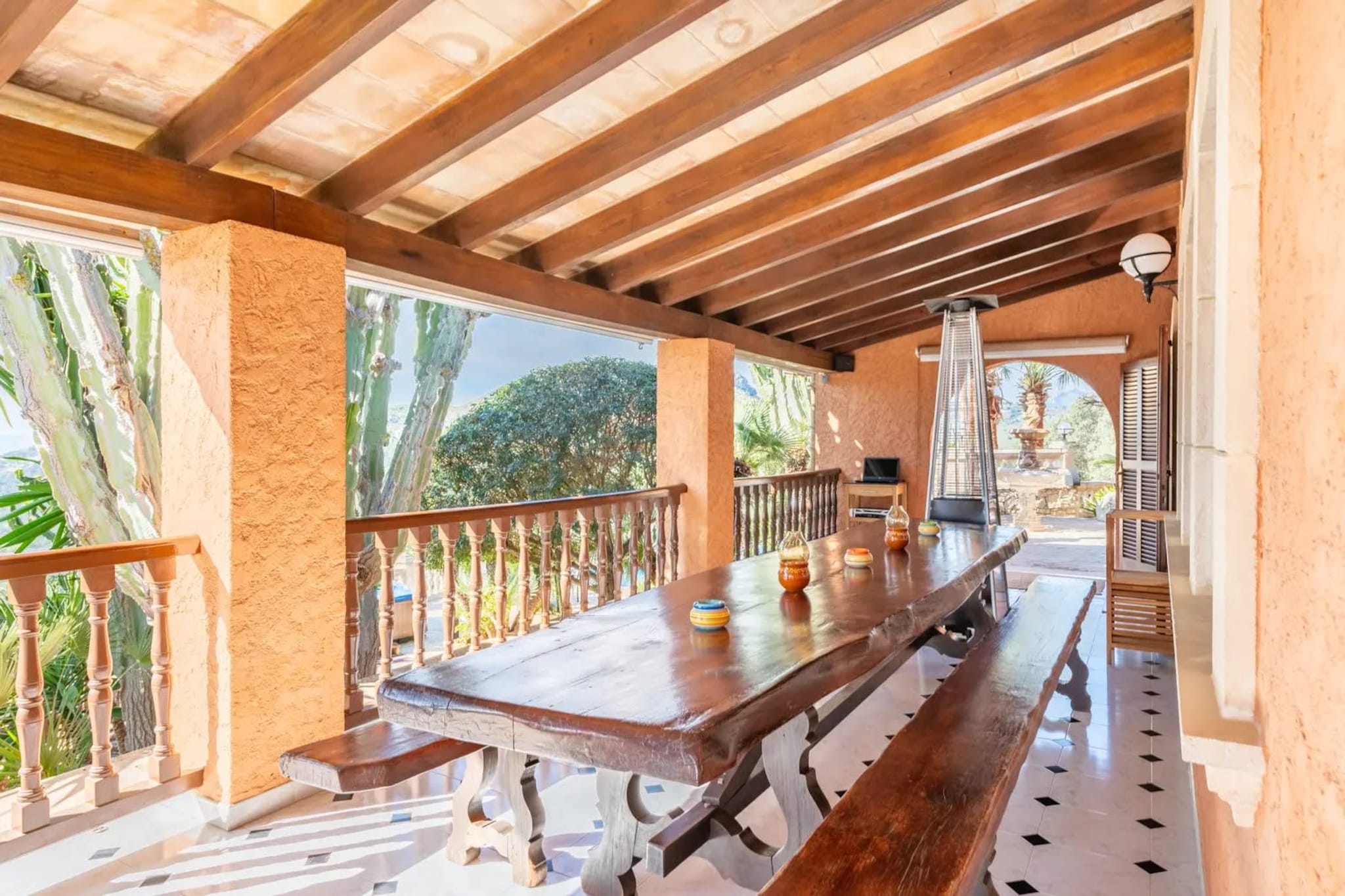 Villa Oscols in Aldf-Terrassenbalkon