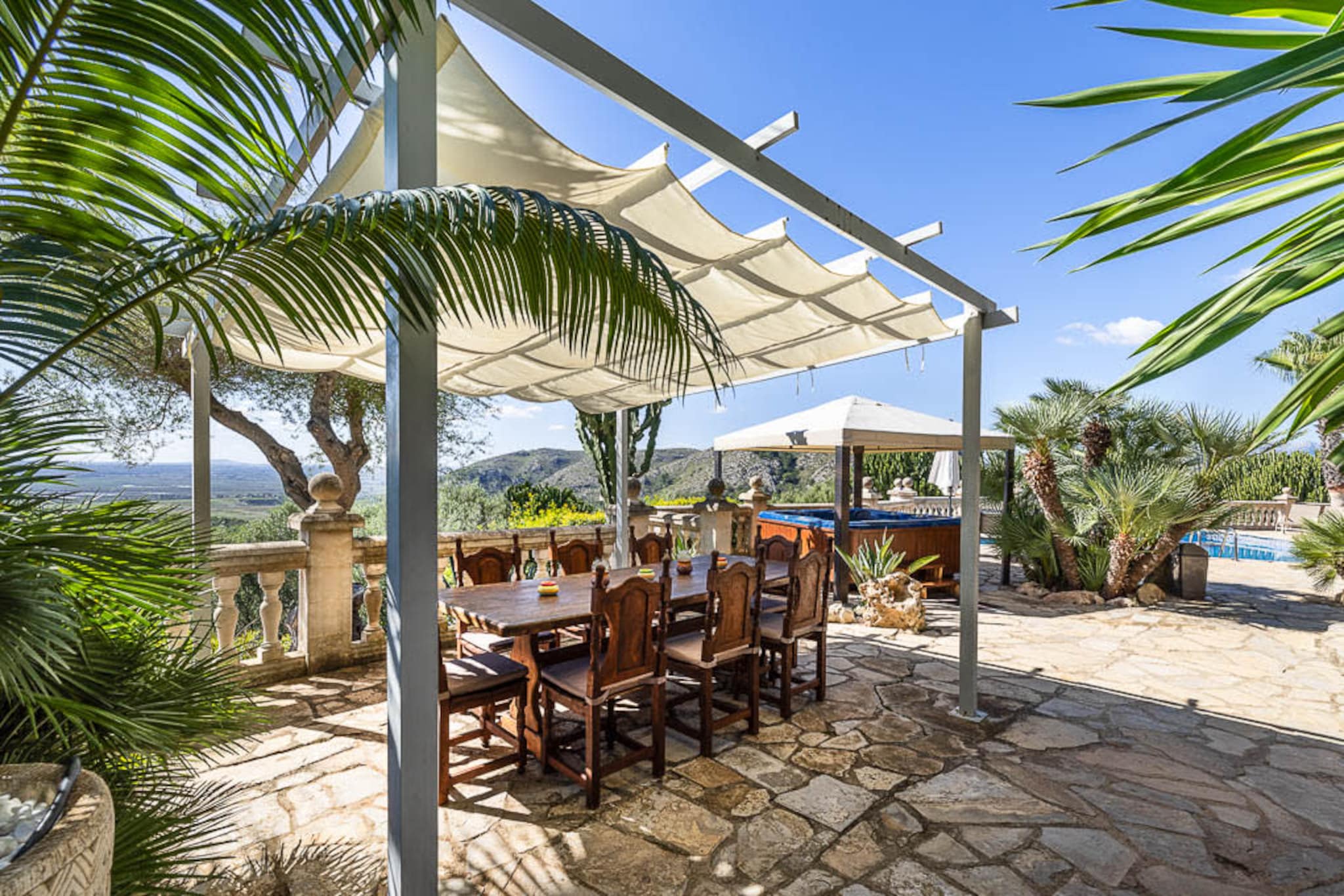 Villa Oscols in Aldf-Terrassenbalkon