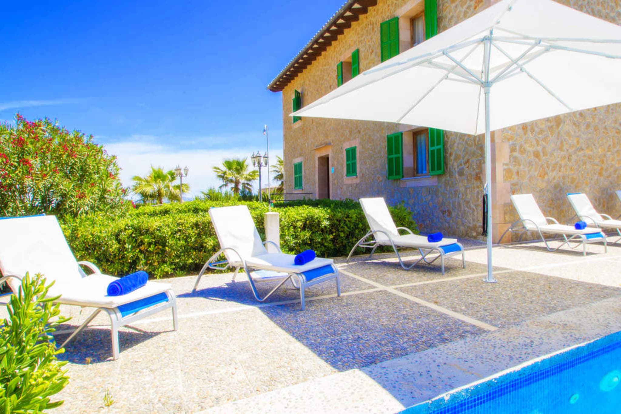 Villa Palmeral in Pe-Terrace balcony
