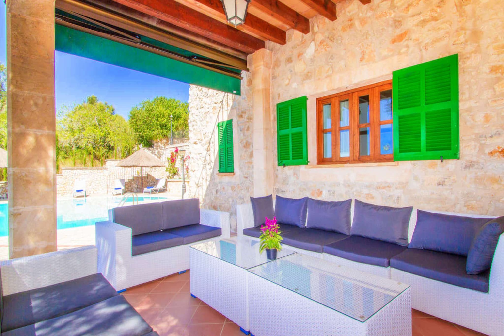 Villa Son March in P-Terrasbalkon