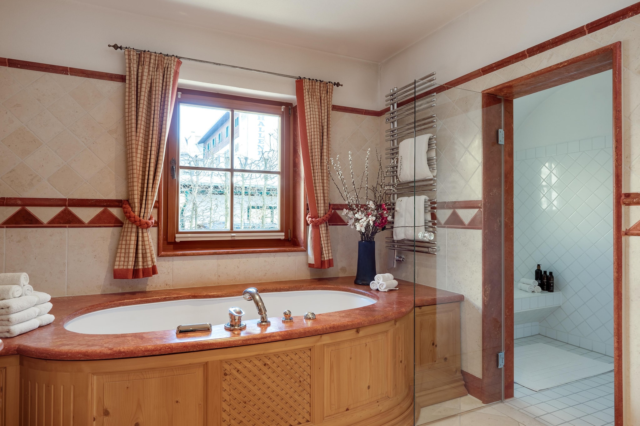 Luxury-Chalet in St Johann in Tirol-Bathroom