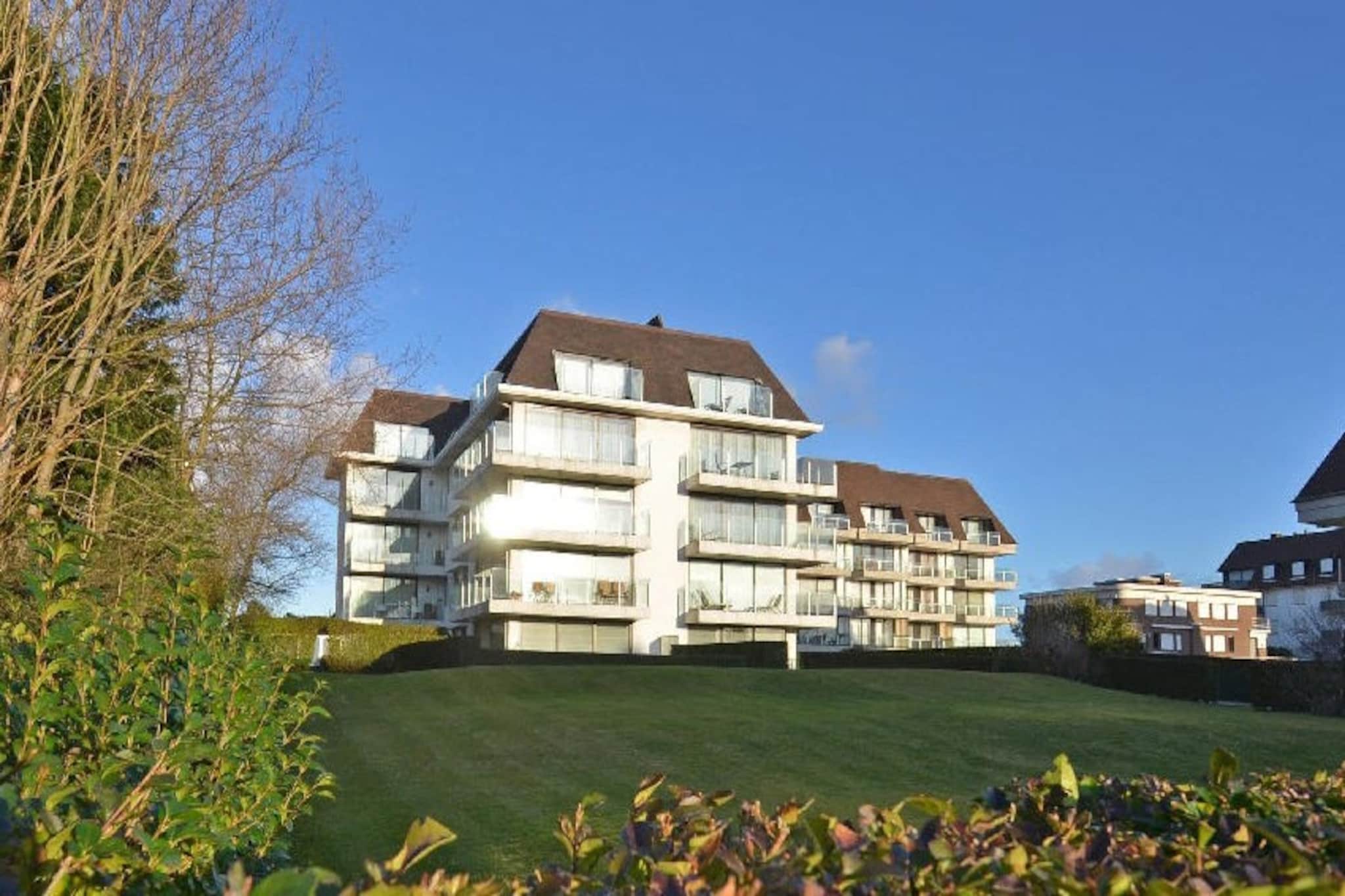 GOLDEN SANDS  16