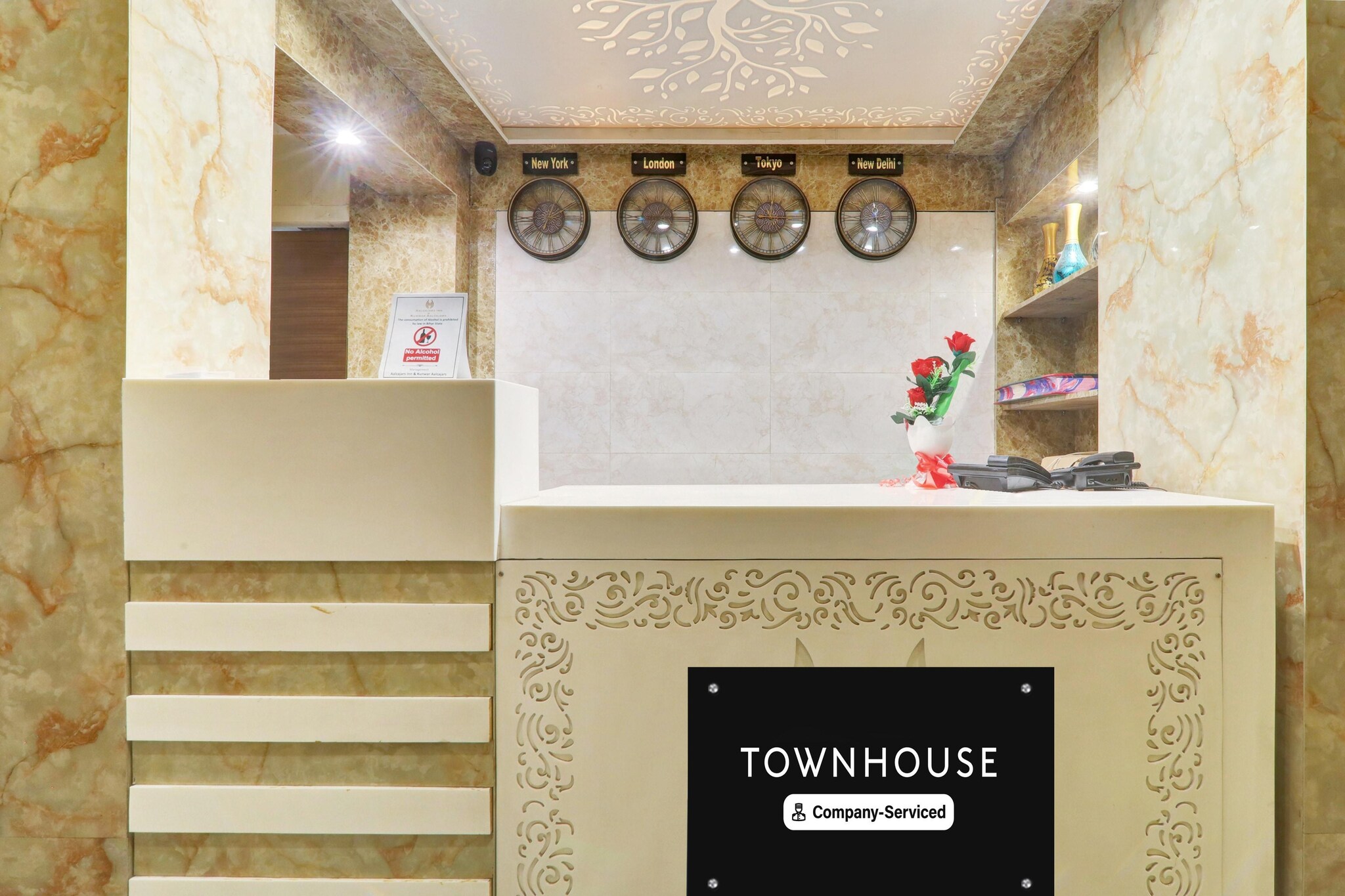 Ground floor: (bedroom(double bed, TV, seating area, air conditioning, Towels incl., telephone), bathroom(bathtub or shower, shower, washbasin, toilet, shampoo, body soap, hot water))