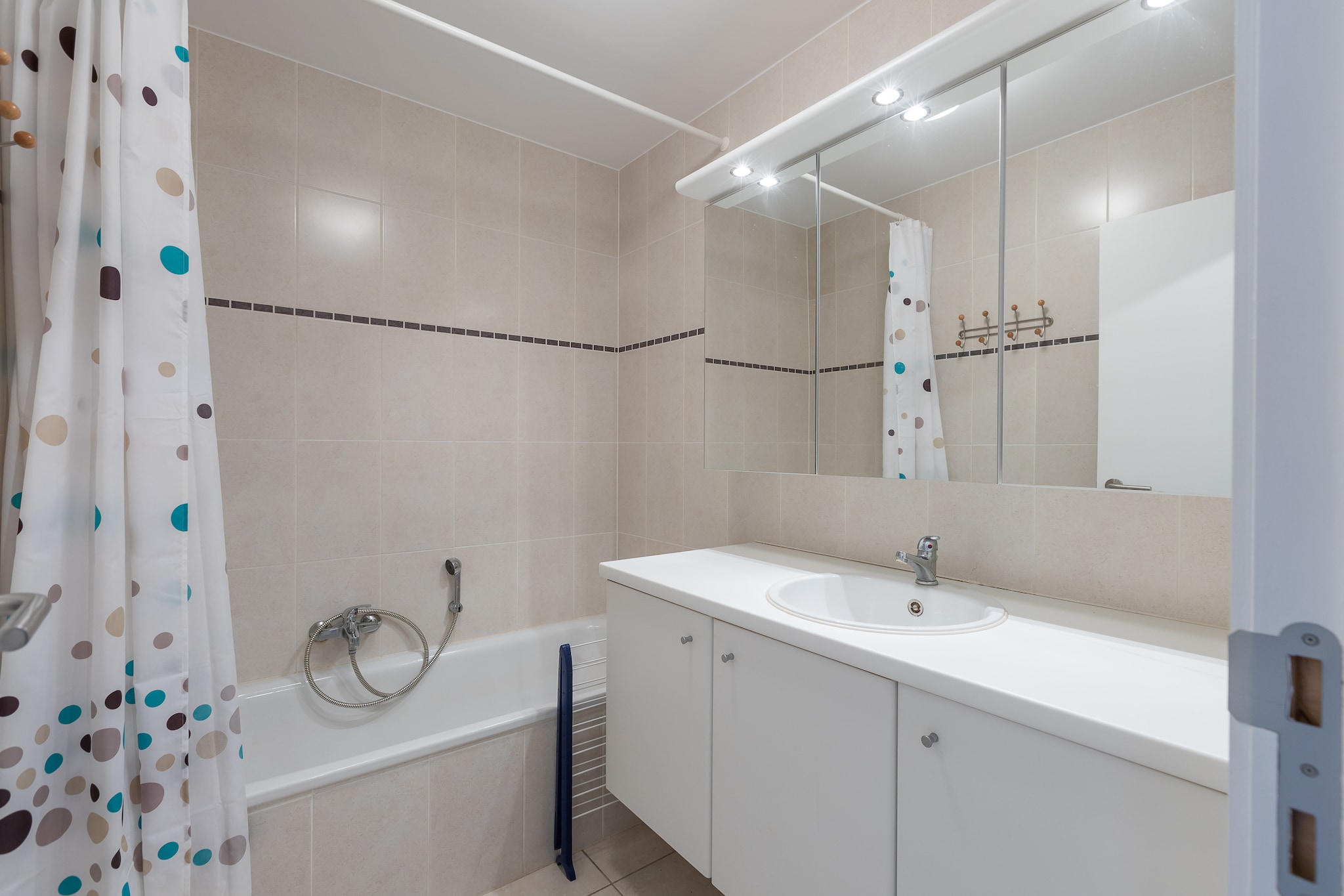 Carthago 0101-Badezimmer