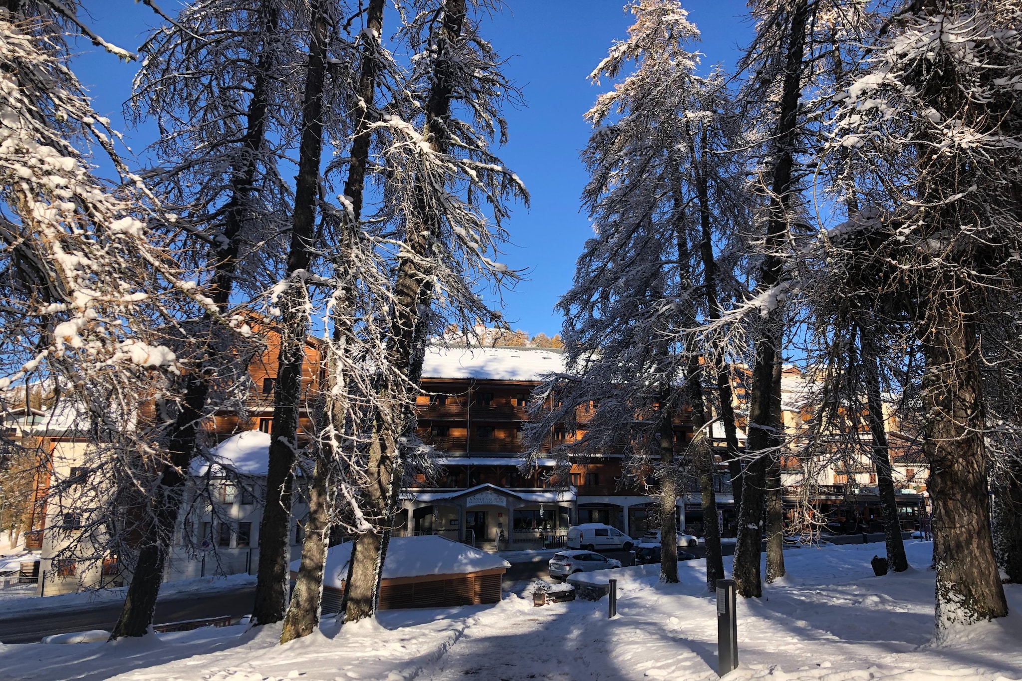 Adonis Valberg Studio-Area winter 1km