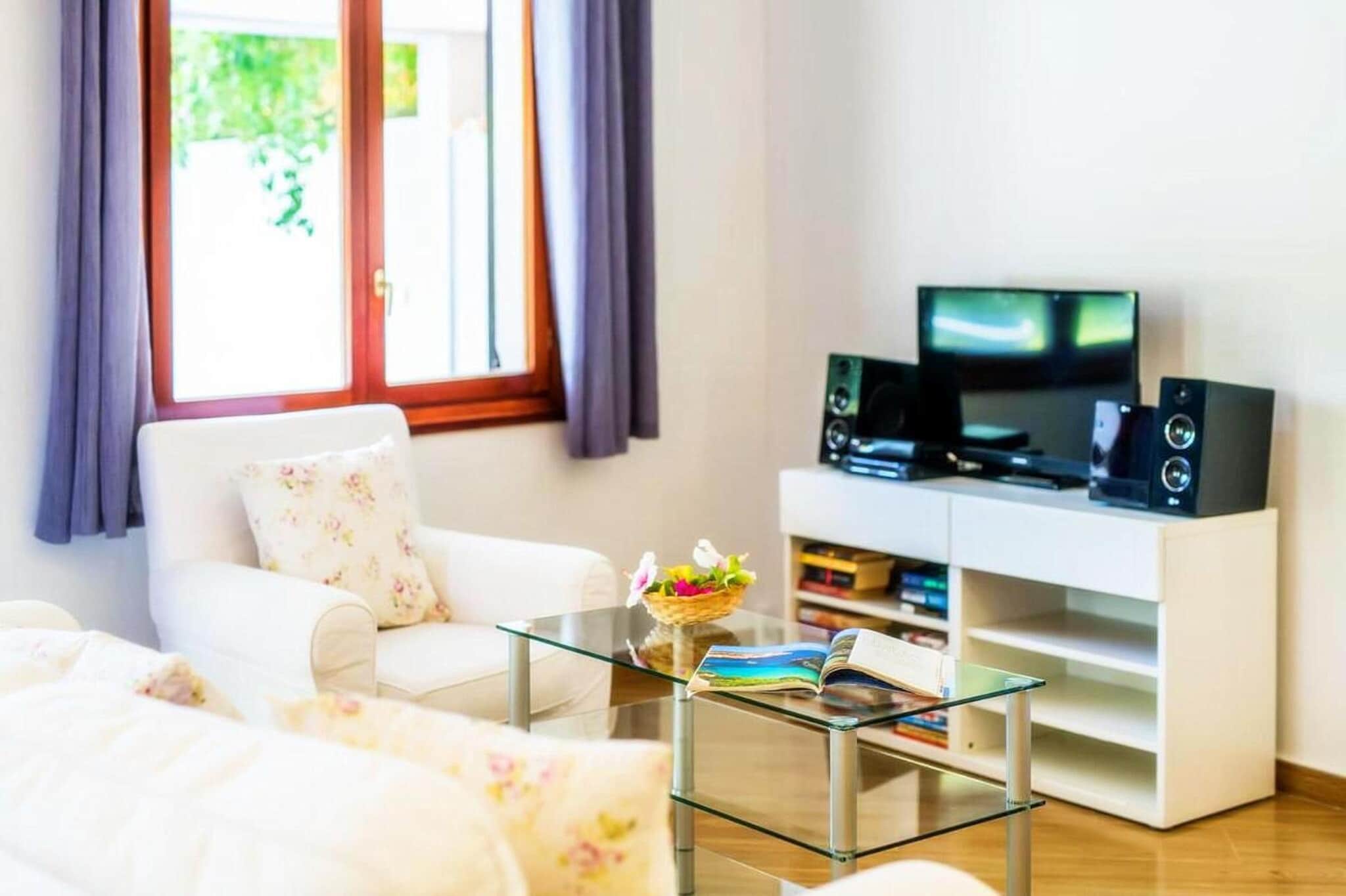 Casa Pequeña in Cres-Salon