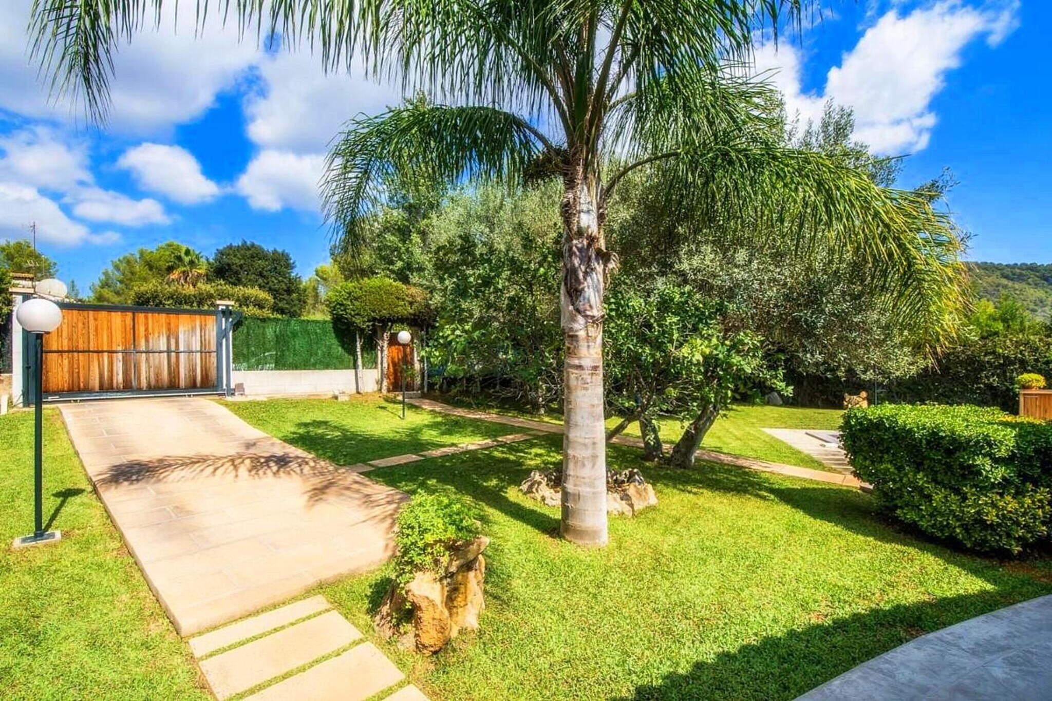 Casa Pequeña in Cres-Jardins en été