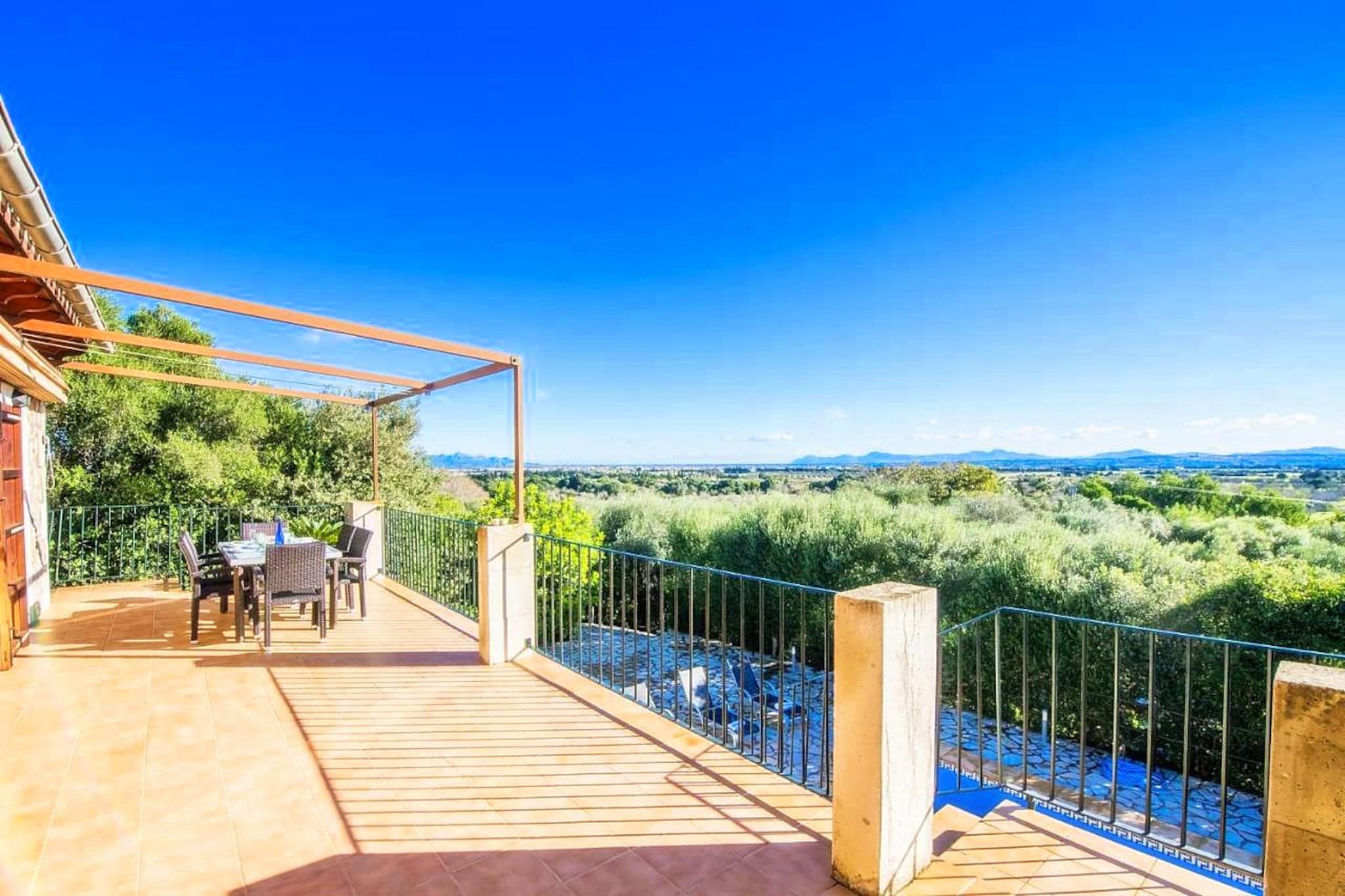 Finca Es Puchet in B-Terrace balcony