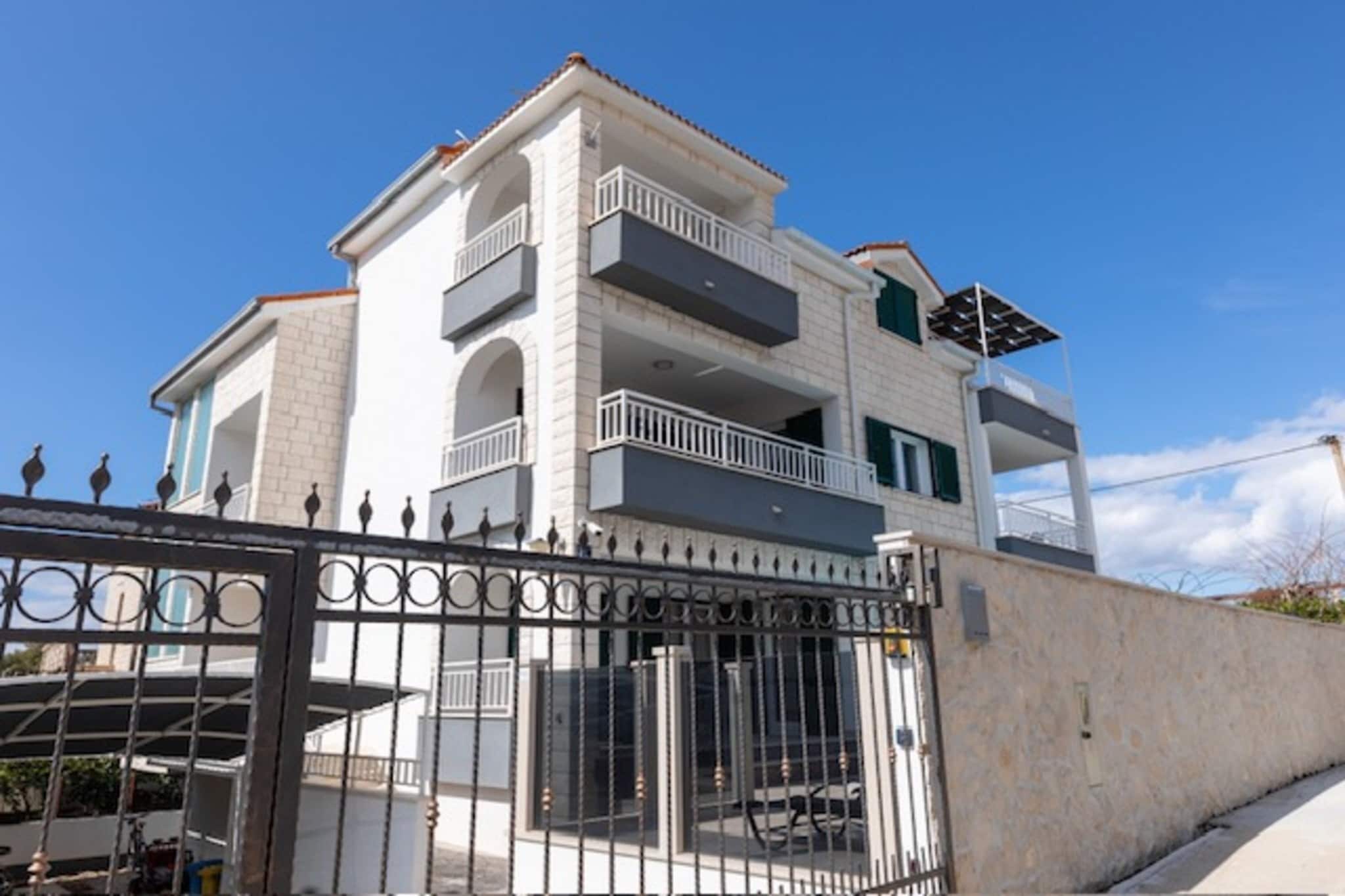 Villa Supetar Garden -  Classic Two Bedroom Apartment  with Terrace - Uitzicht