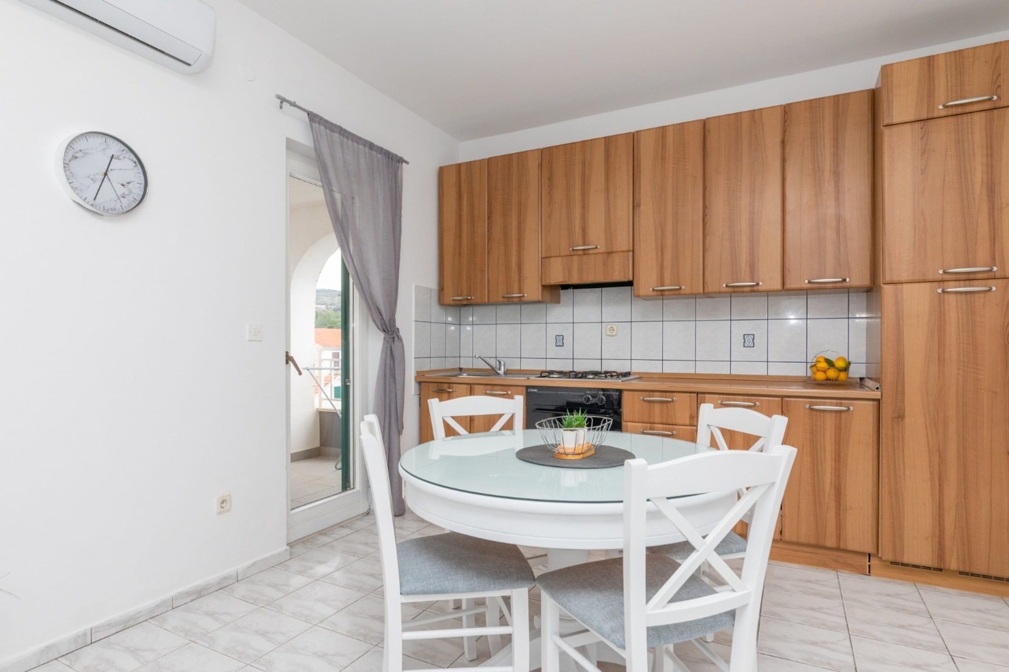 Villa Supetar Garden - Standard Two Bedroom Apartment with Terrace - Eetkamer