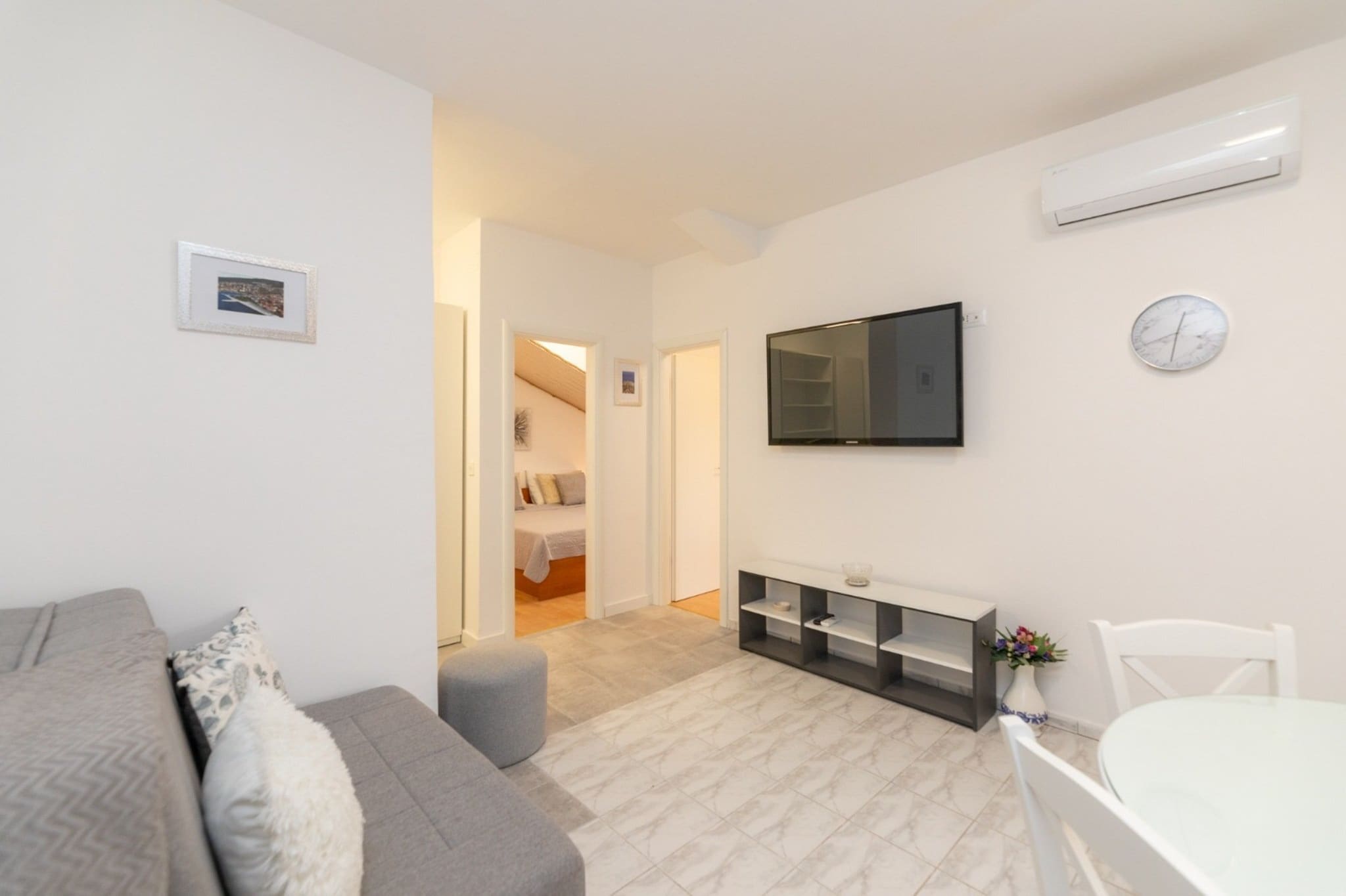 Villa Supetar Garden - Standard Two Bedroom Apartment with Terrace - Eetkamer