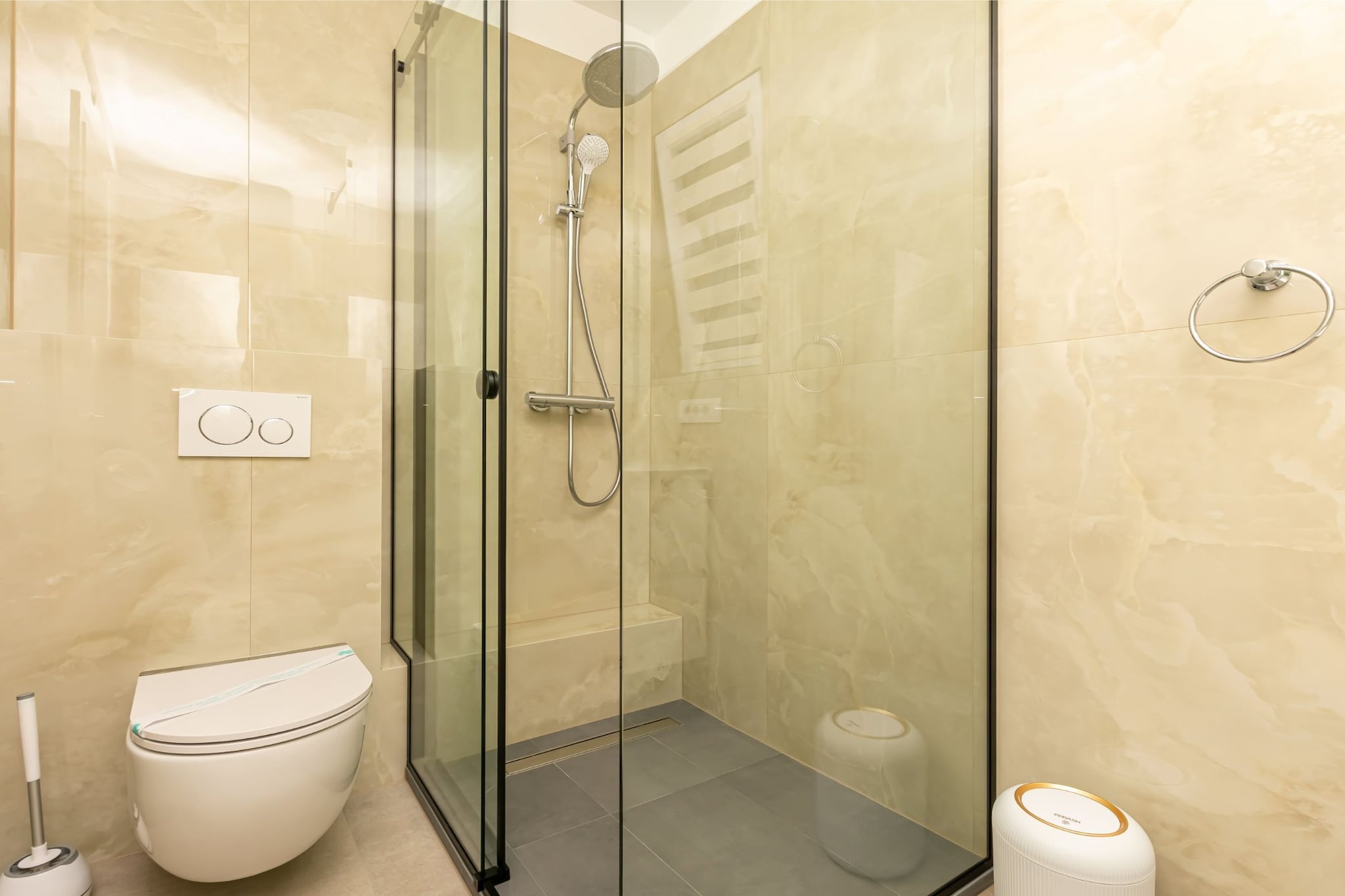 Apartments Hope (Dugi Rat) - Three-Bedroom Apartment with Jacuzzi  (Stanko)-Bathroom