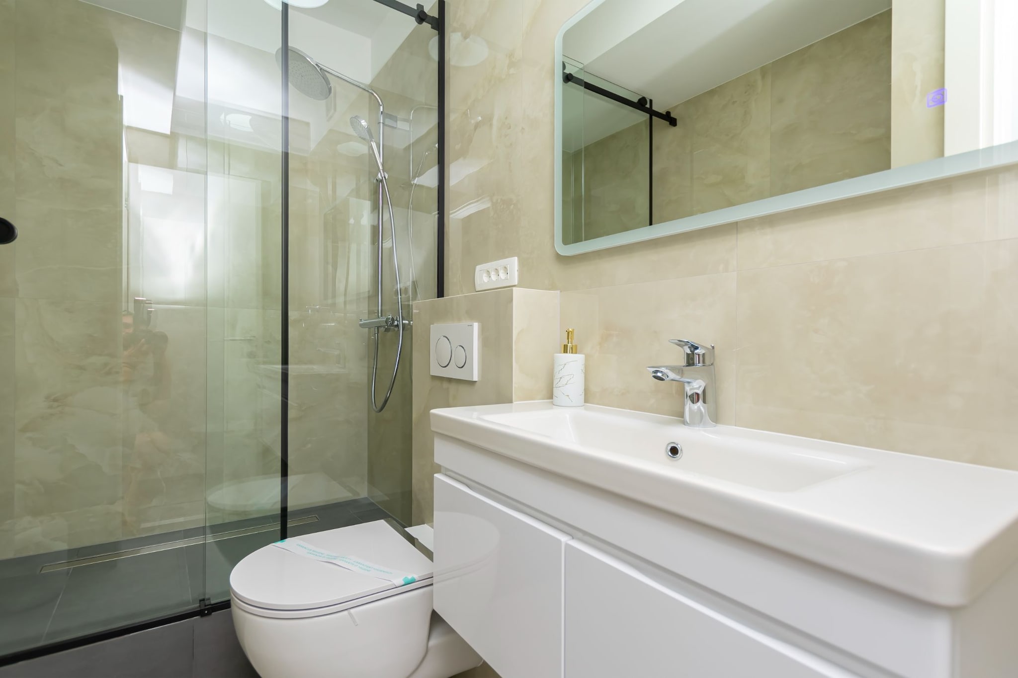 Apartments Hope (Dugi Rat) - Three-Bedroom Apartment with Jacuzzi  (Stanko)-Bathroom
