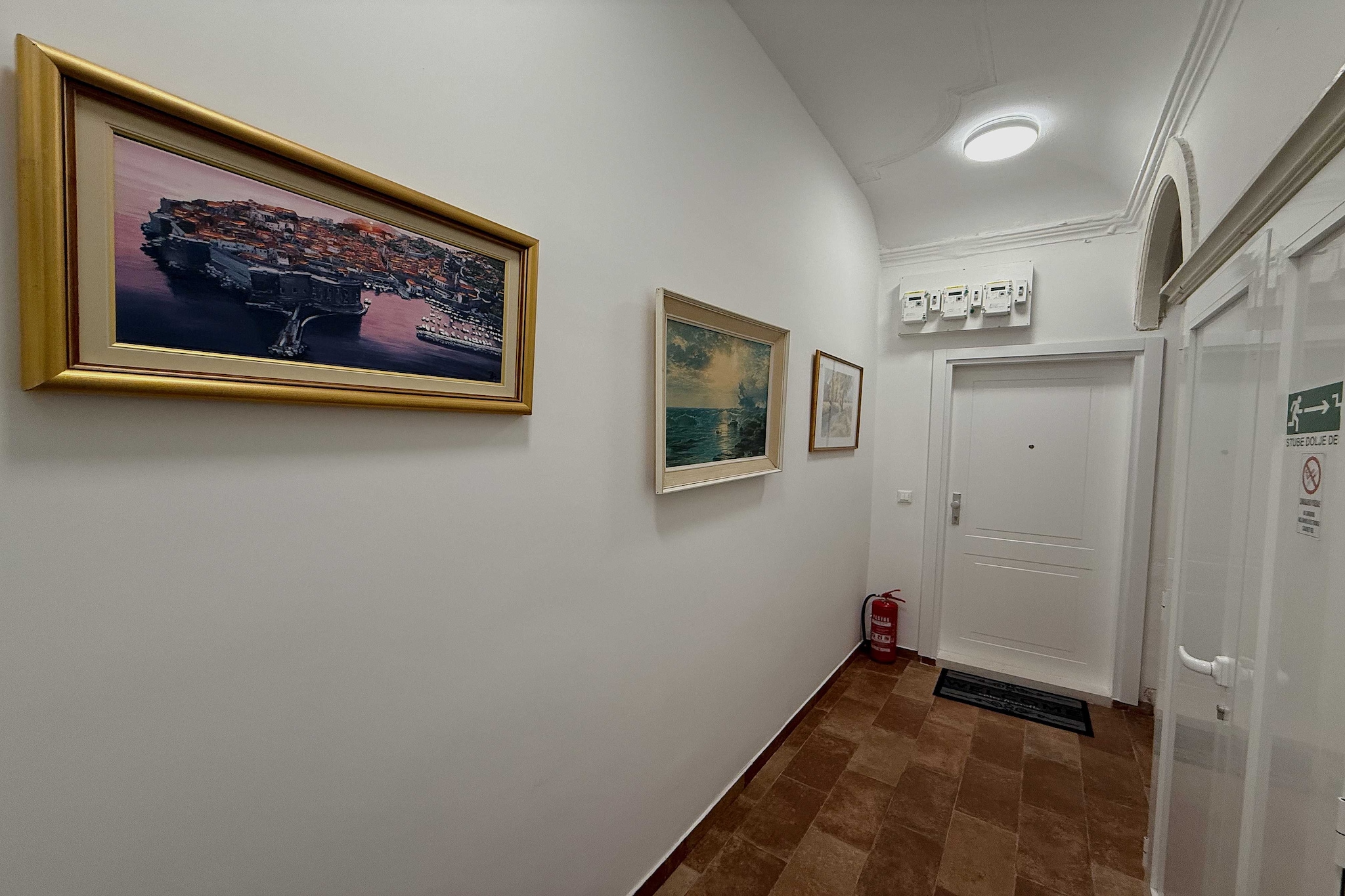 Anima Mea Old Town Apartments- Premium Apartment with Balcony-Binnen