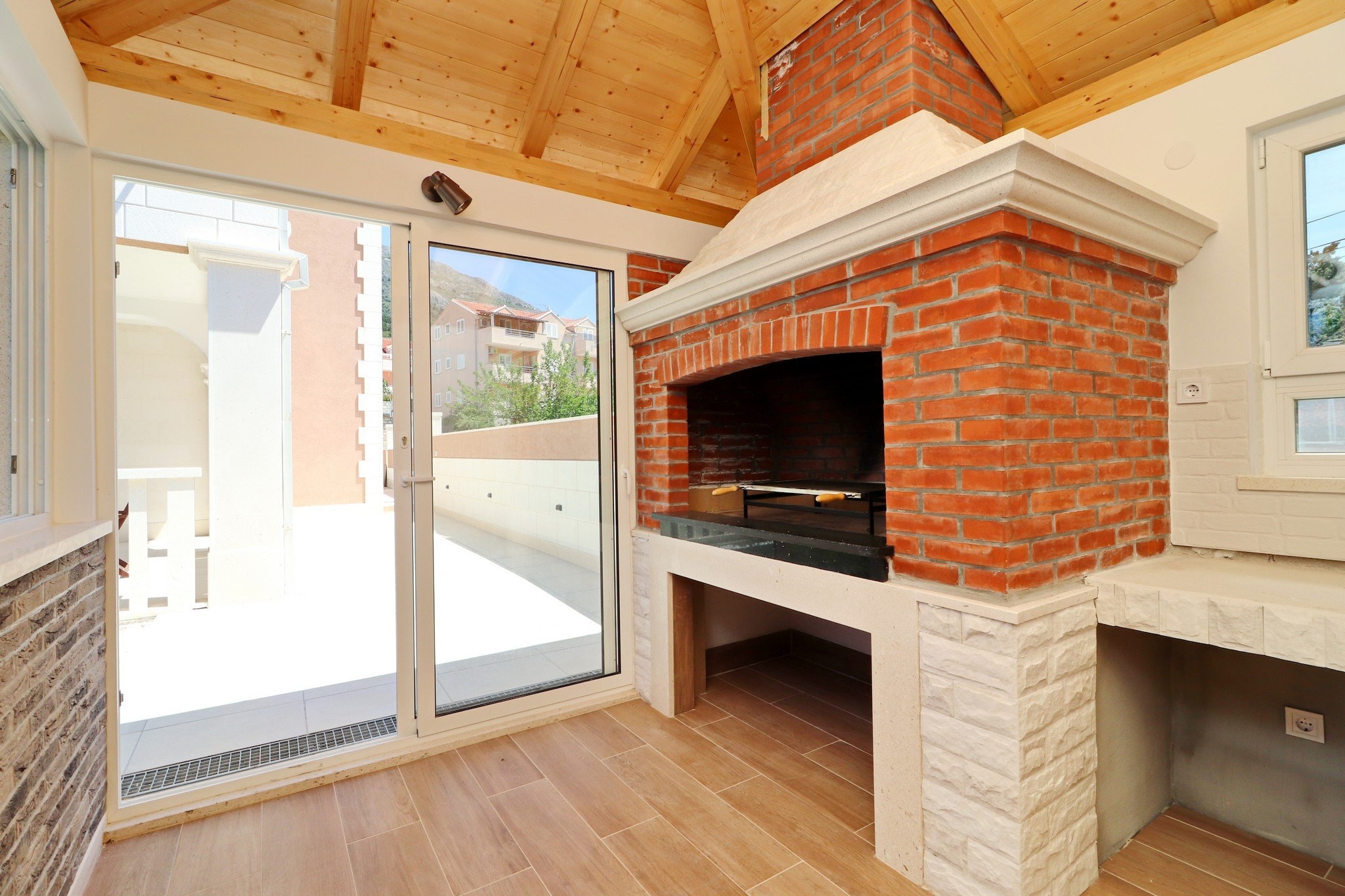 Charming Apartment Ana - One Bedroom Apartment with Terrace-Einrichtungen