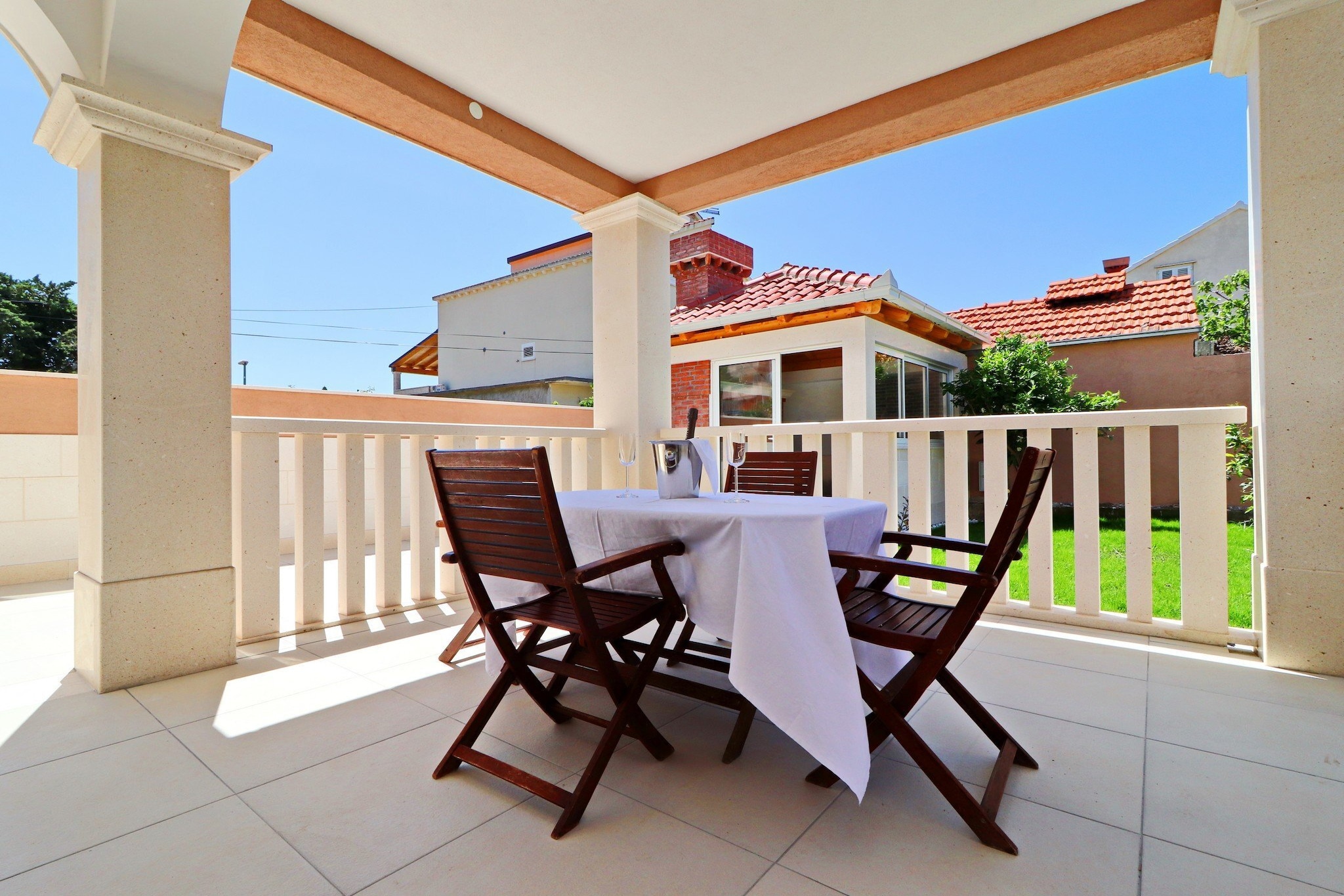 Charming Apartment Ana - One Bedroom Apartment with Terrace-Terrasse