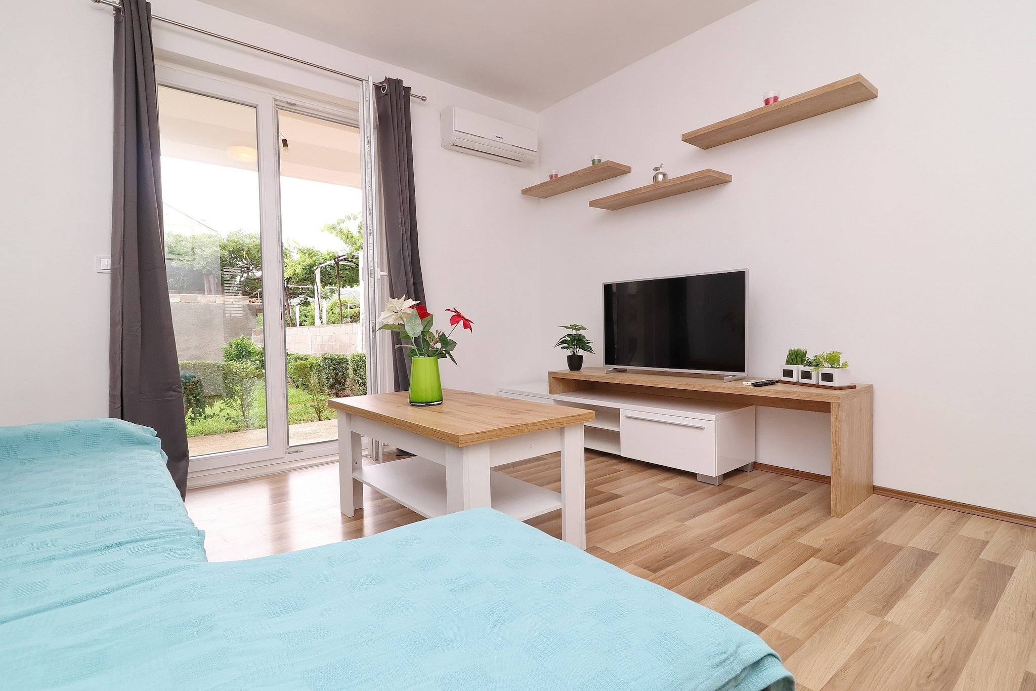 Charming Apartment Ana - One Bedroom Apartment with Terrace-Innen