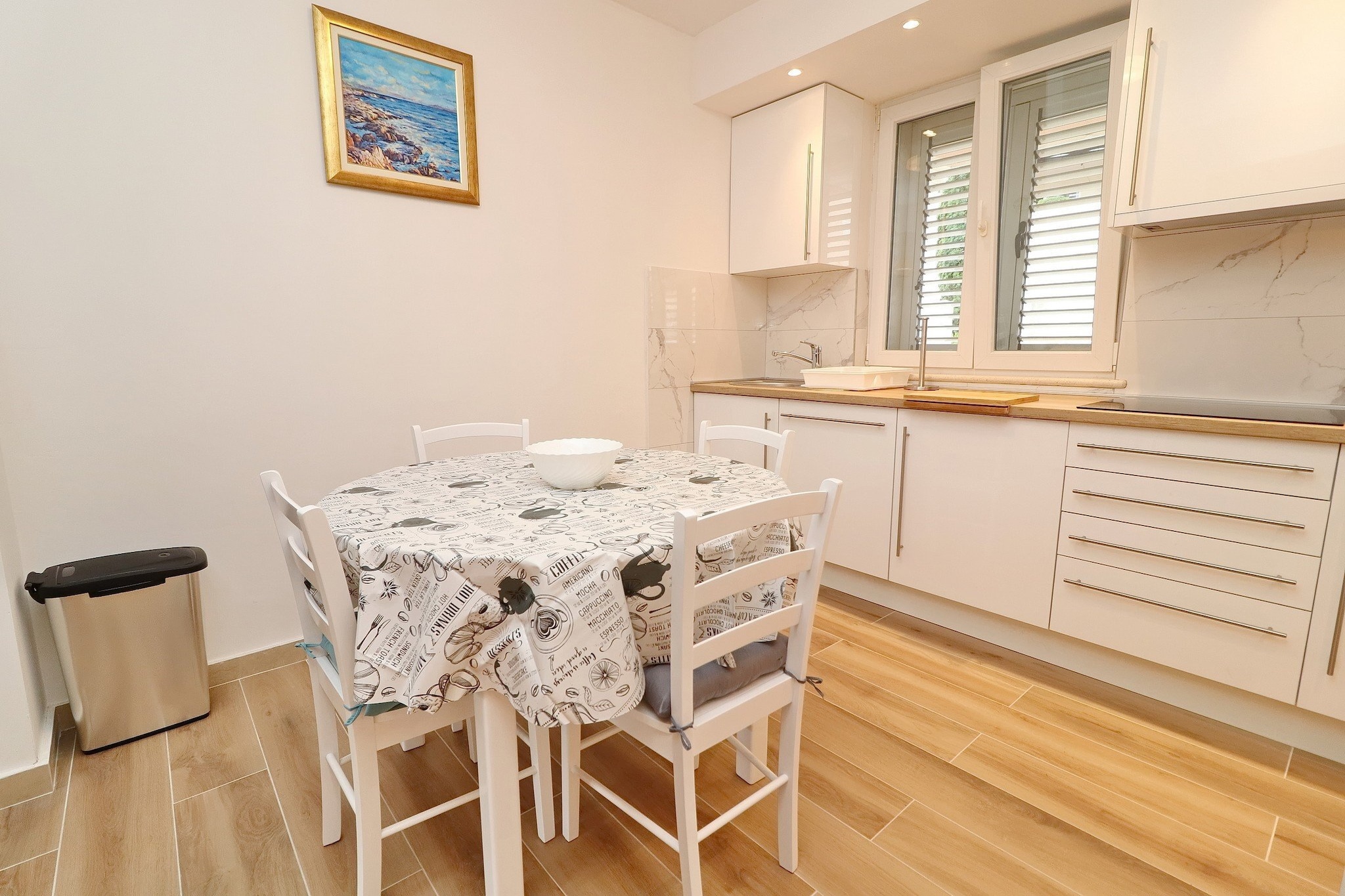 Charming Apartment Ana - One Bedroom Apartment with Terrace-Küche